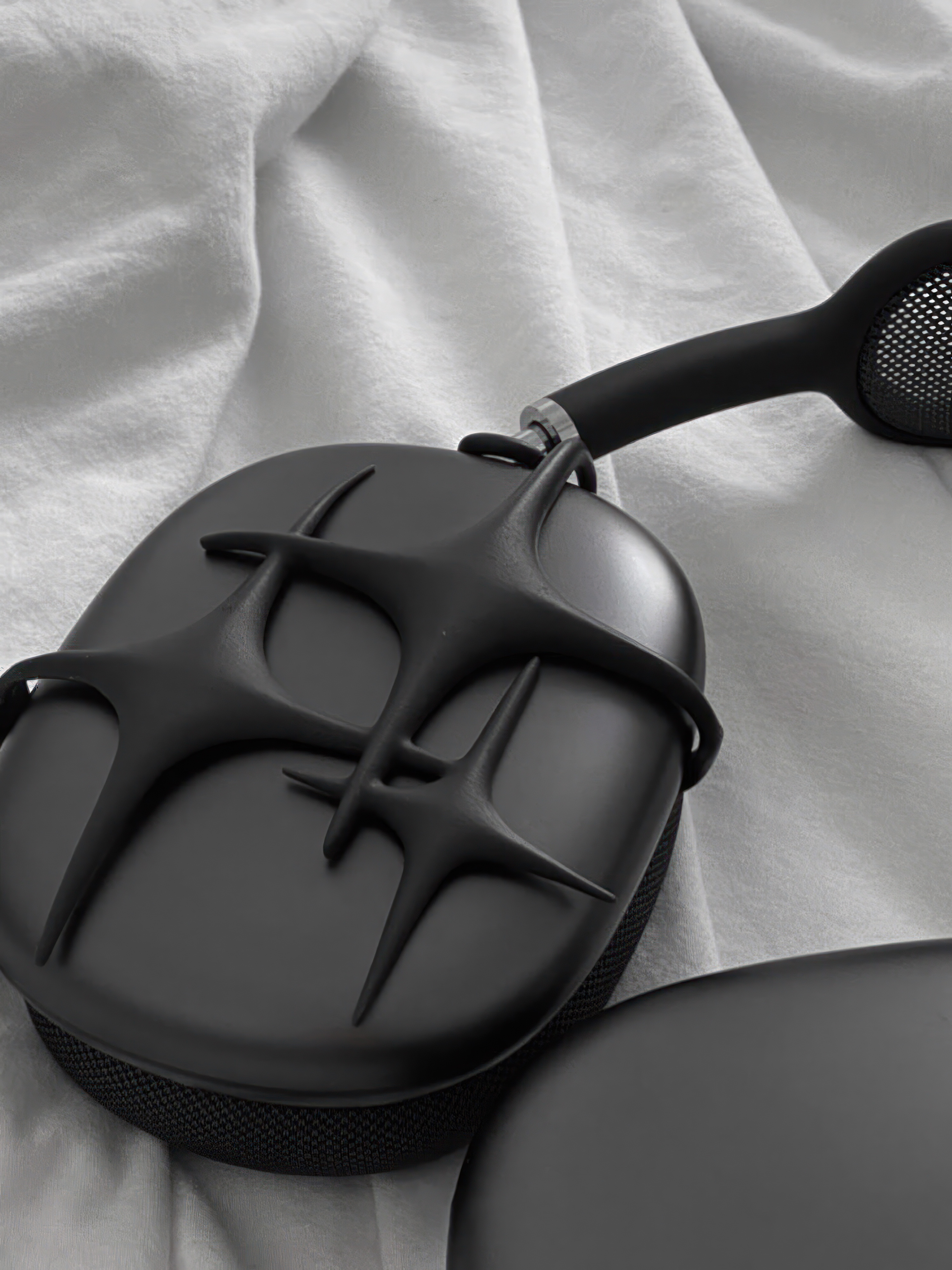 Apple AirPods Max Lightning Space Gray (Korean Ver.), Test Artifact Era Max 002 Black 착용 스타일 - 2