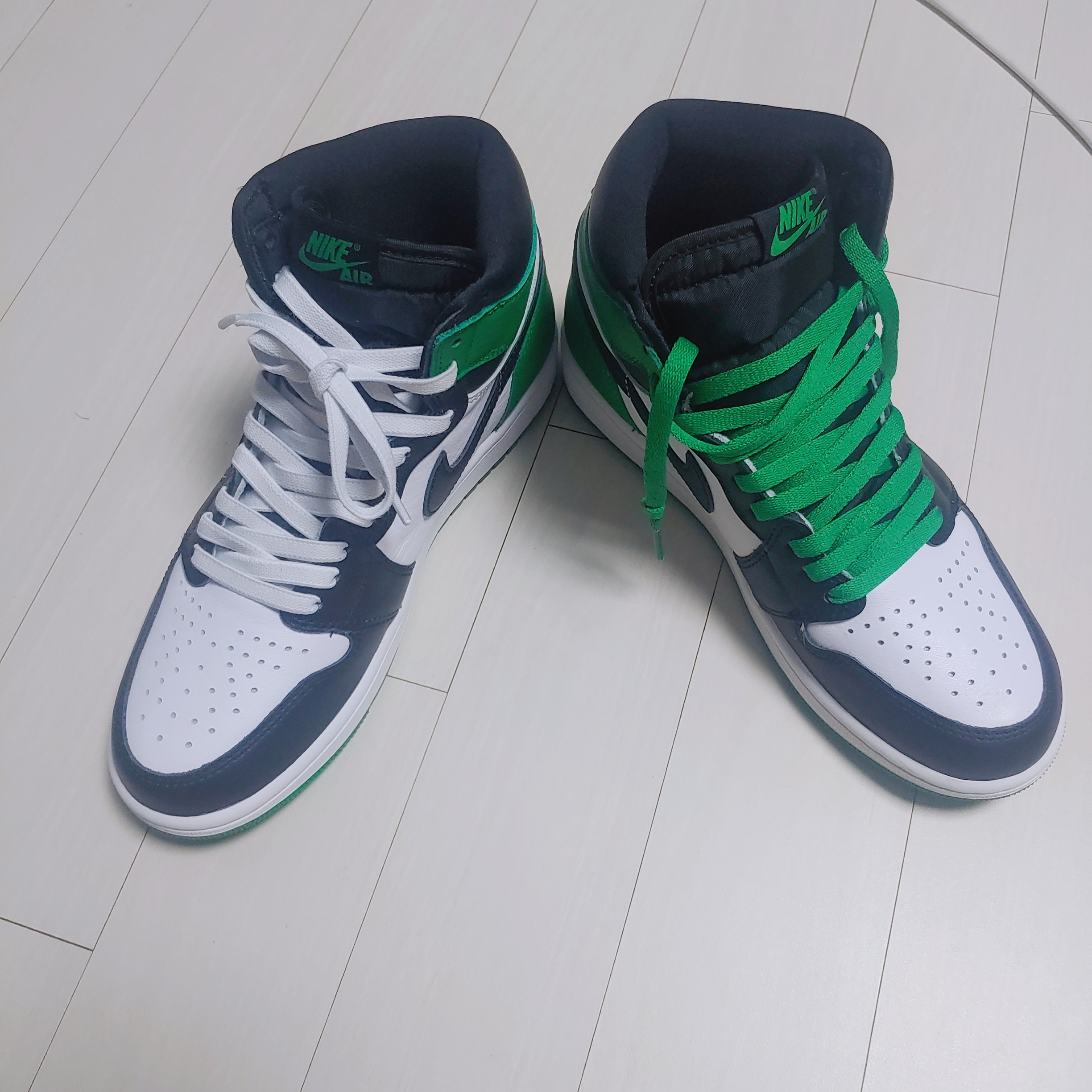 Jordan 1 Retro High OG Black and Lucky Green 착용 스타일 - 3