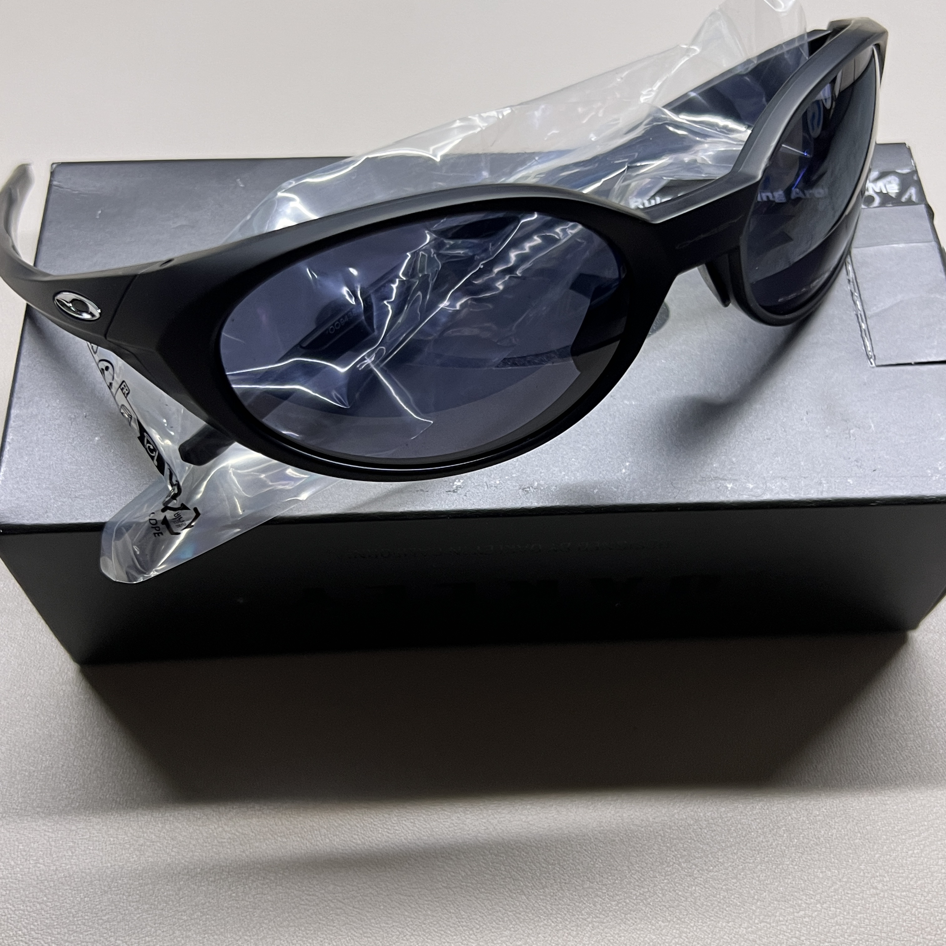 Oakley Eye Jacket Redux Matte Black Frame Prizm Grey Lenses High Bridge Fit 착용 스타일