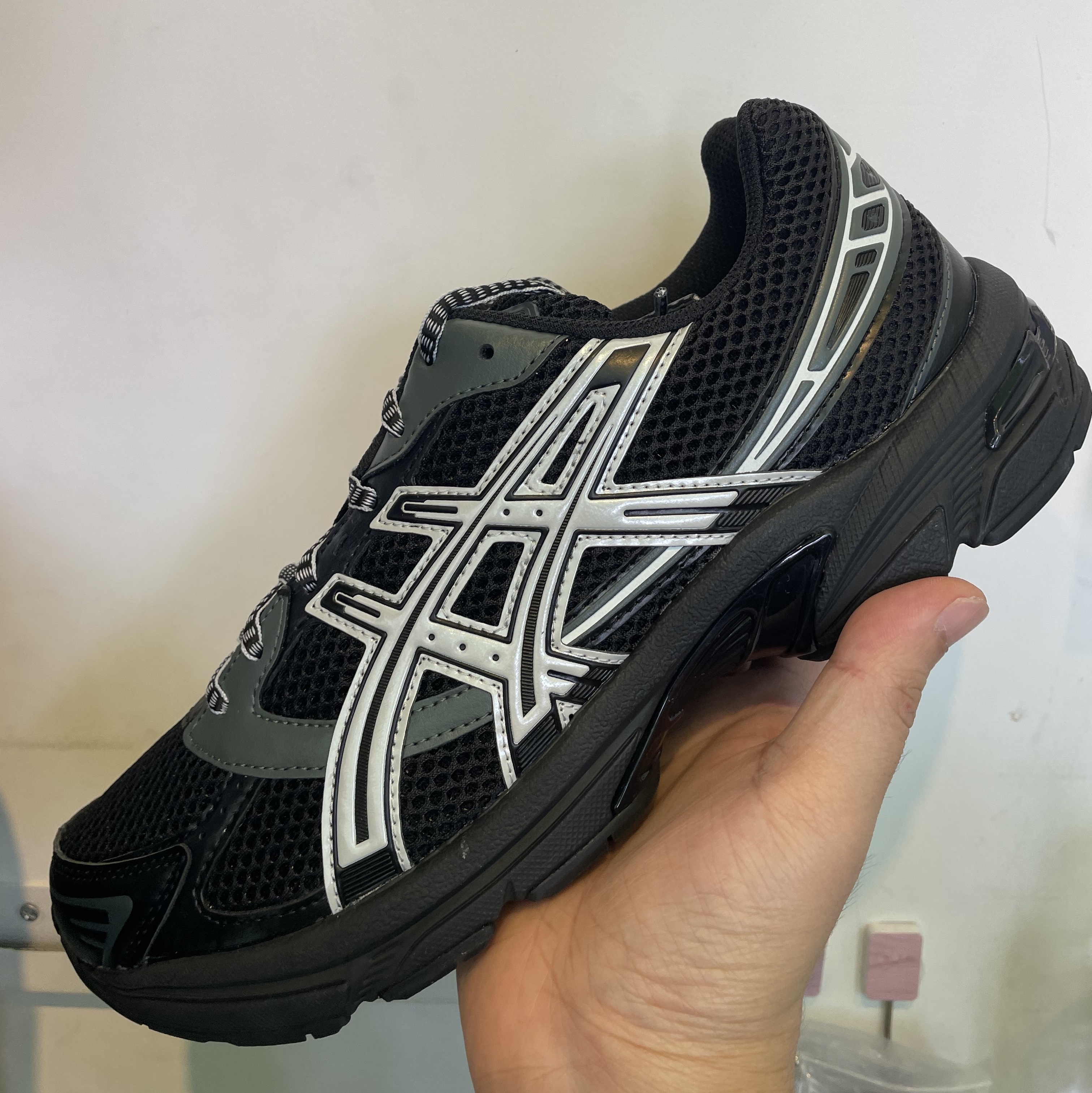 Asics Gel-1130 Black Glacier Grey - Folder Exclusive 착용 스타일 - 1