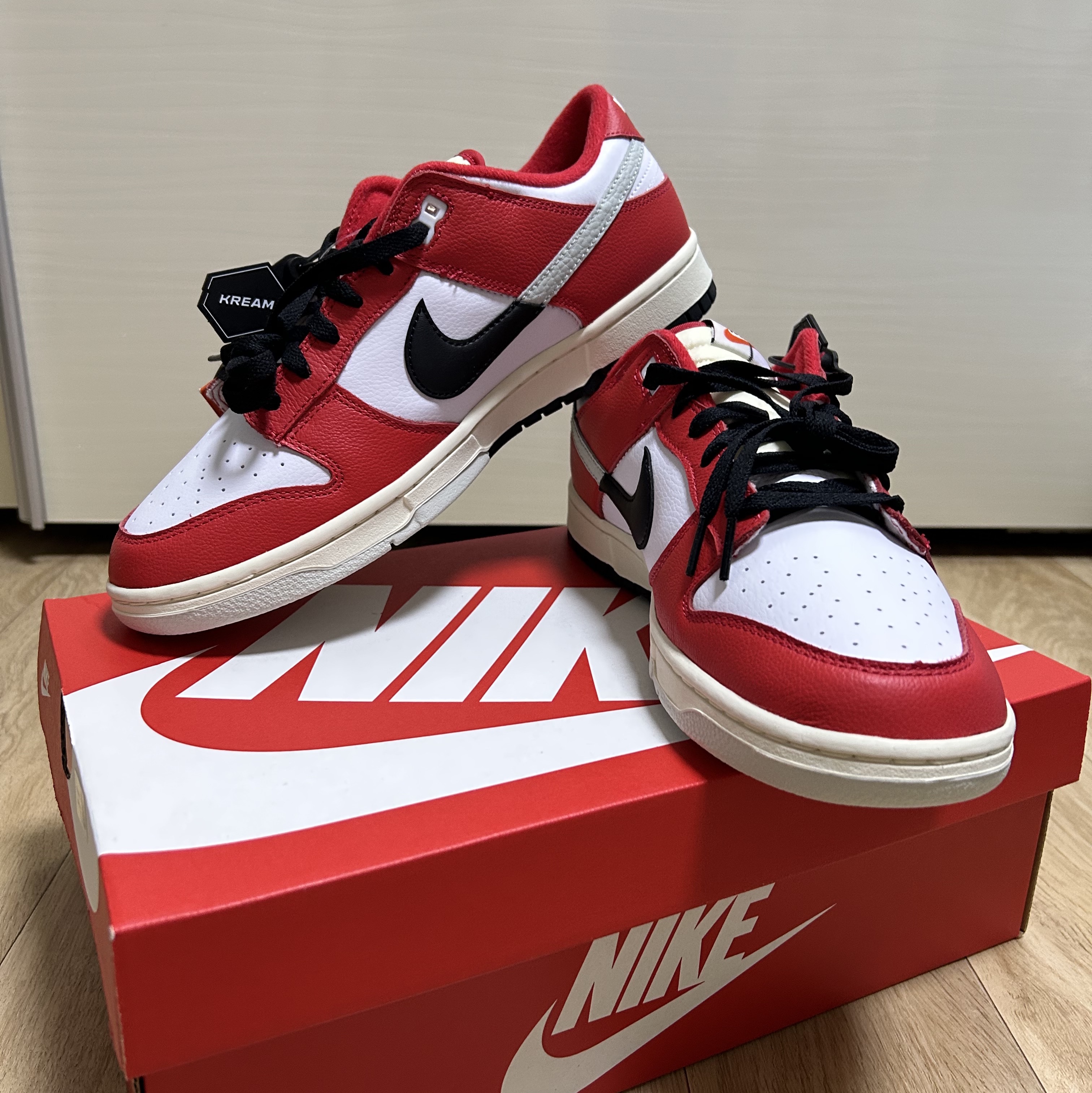 Nike Dunk Low Retro PRM University Red Black 착용 스타일 - 1