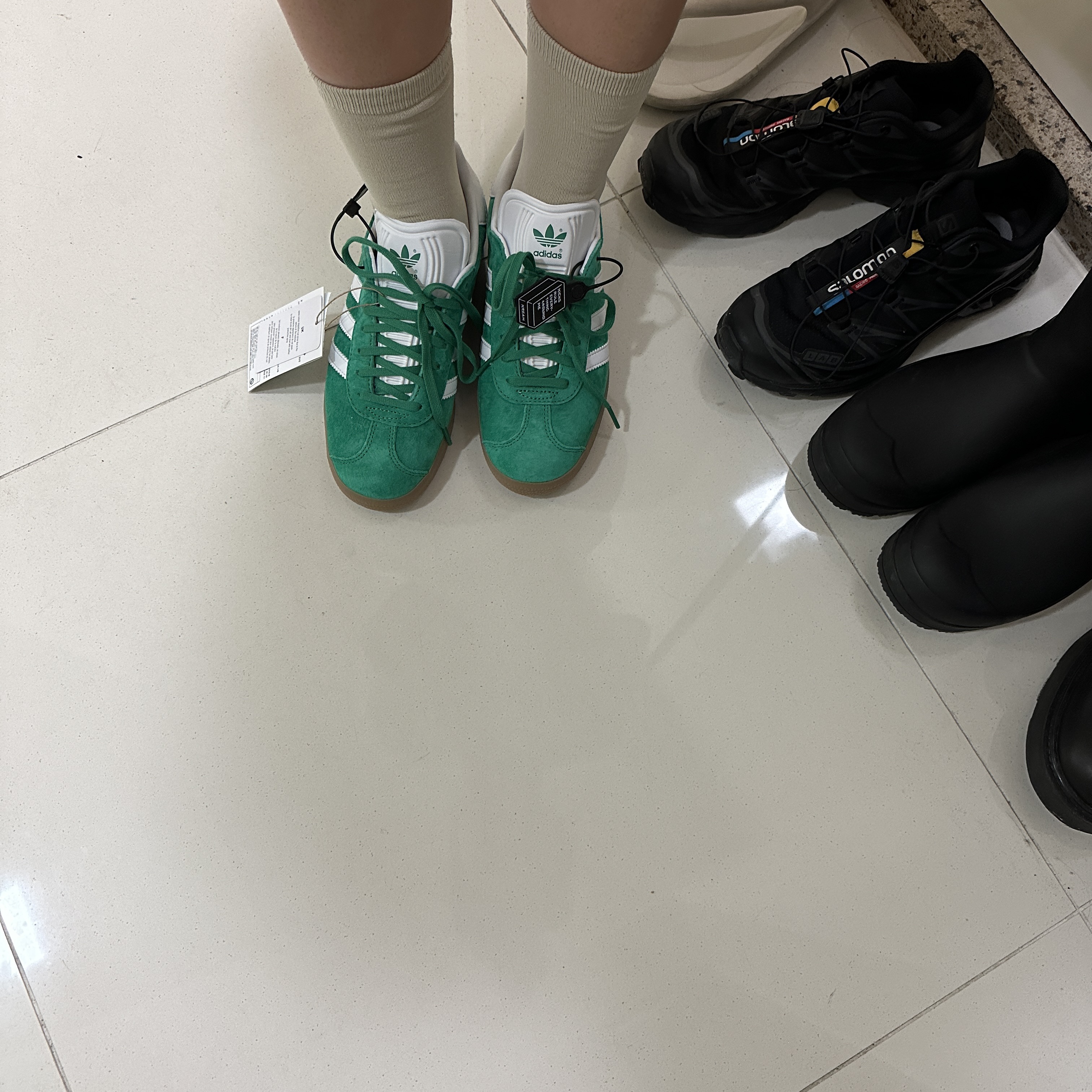 Adidas Gazelle Court Green Cloud White 착용 스타일 - 2