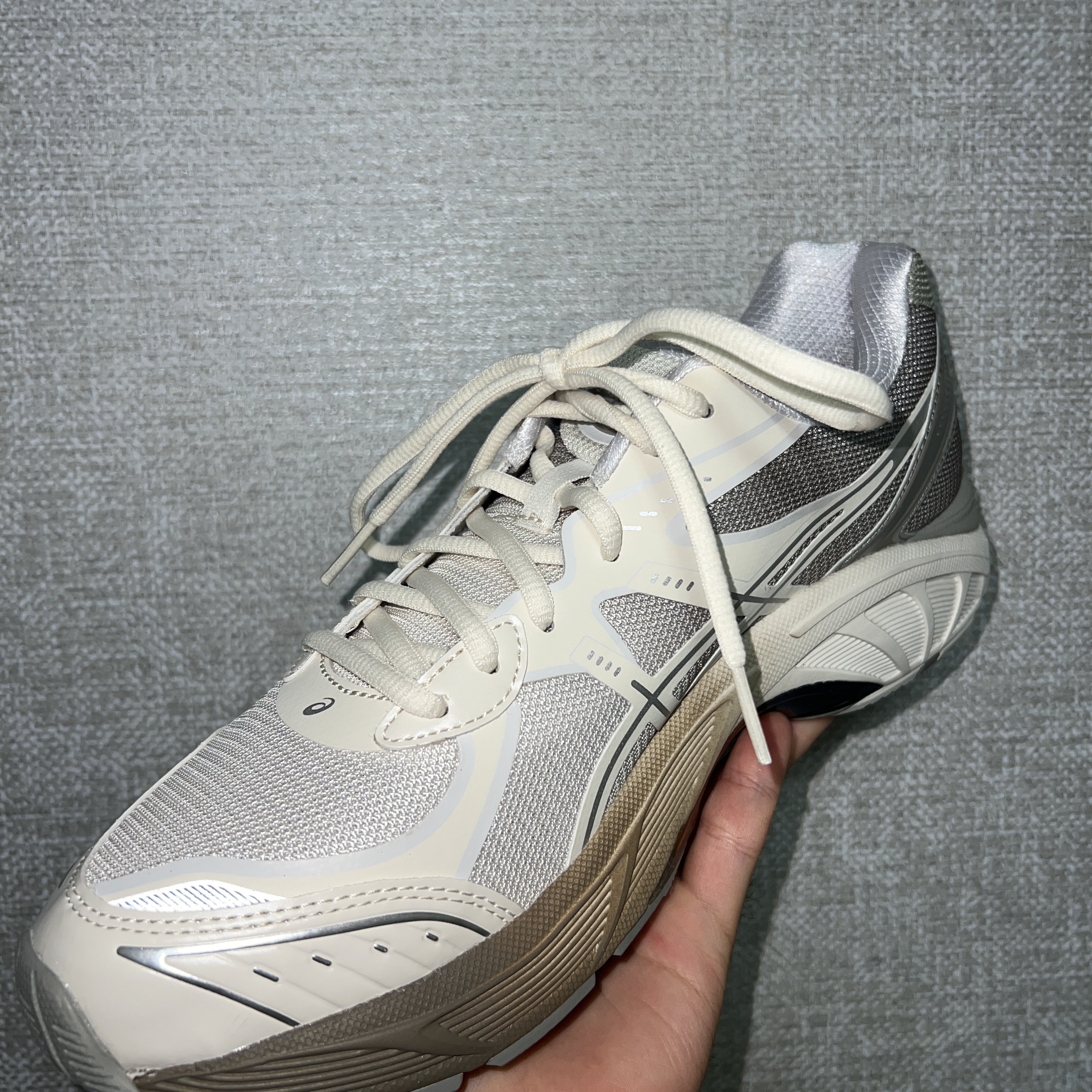 Asics x Dime GT-2160 Arctic Wolf London Fog 착용 스타일 - 2