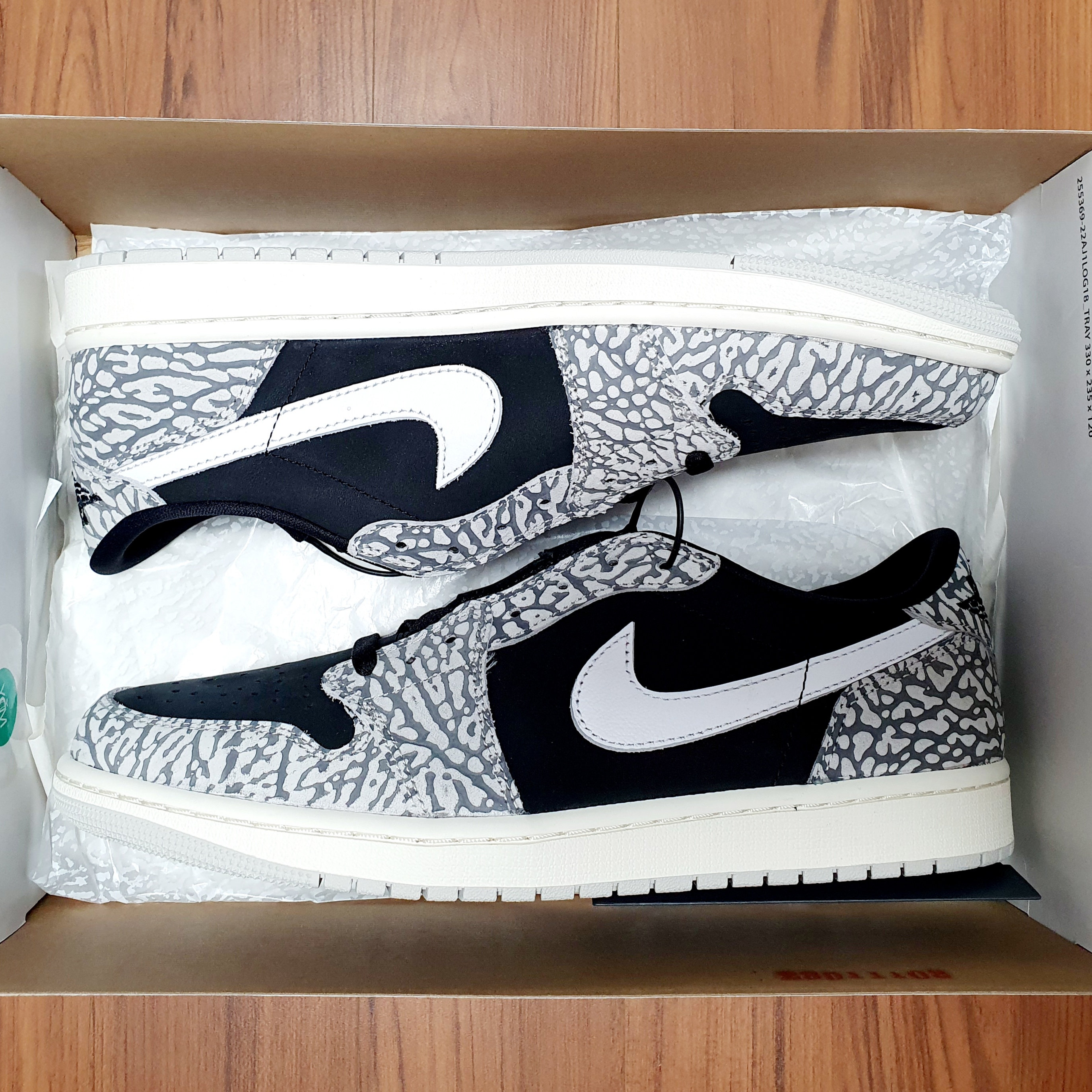 Jordan 1 Retro Low OG Black Cement 착용 스타일 - 1