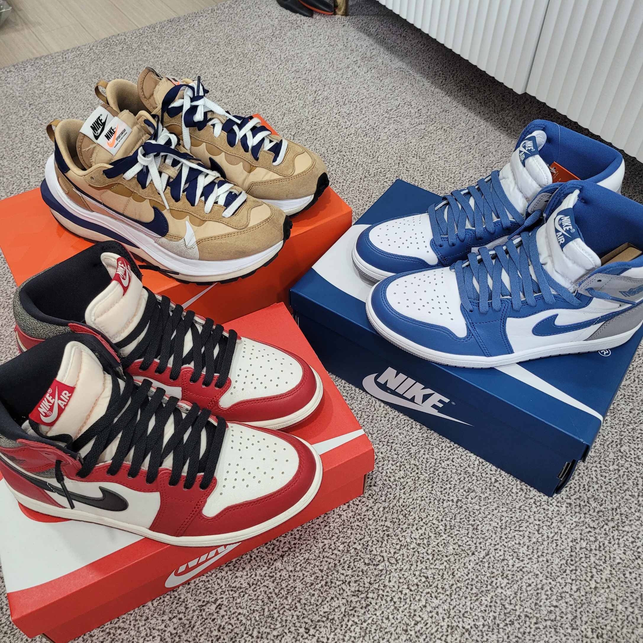 Jordan 1 Retro High OG True Blue 착용 스타일 - 4