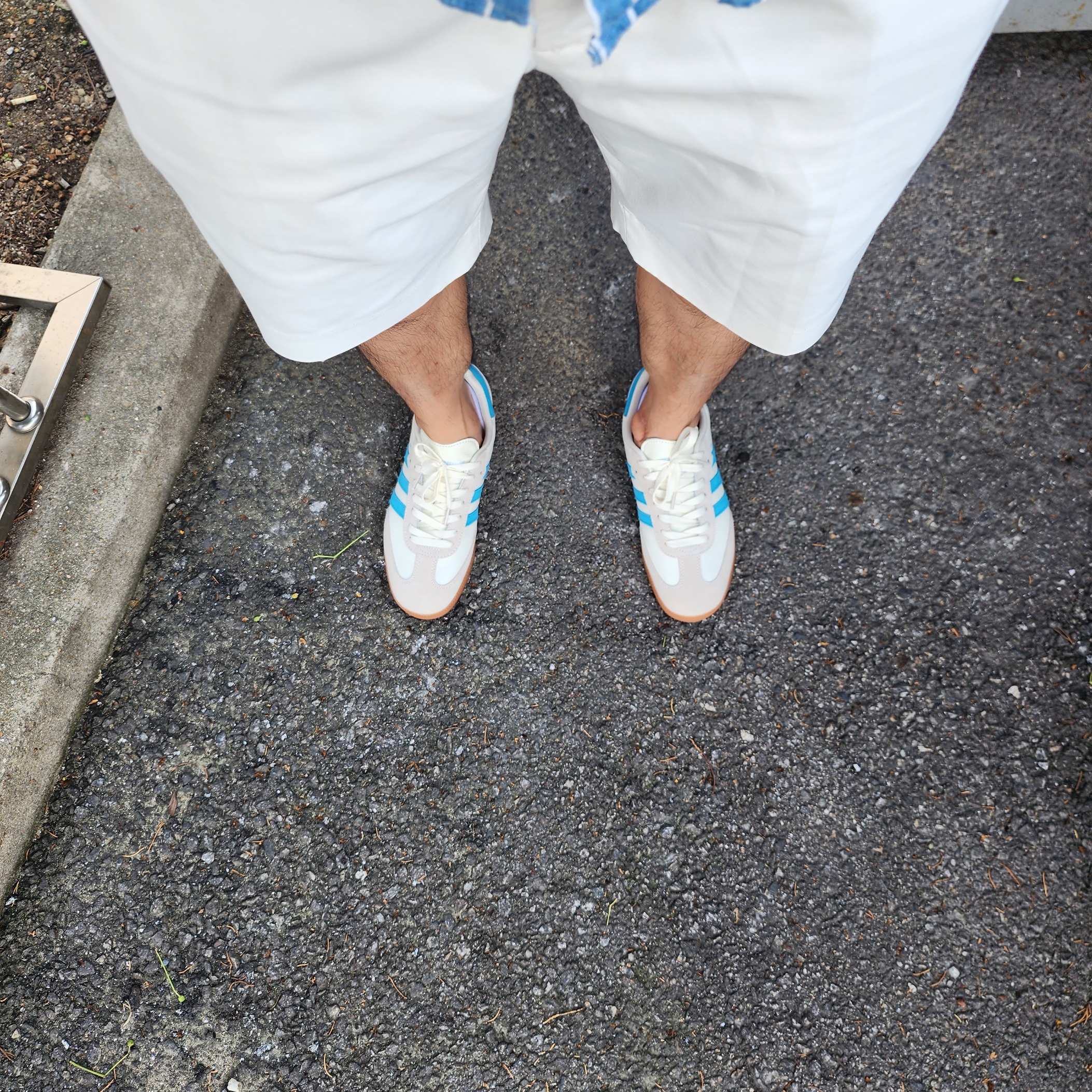 Adidas x Sporty & Rich Samba Cream Blue 착용 스타일 - 1