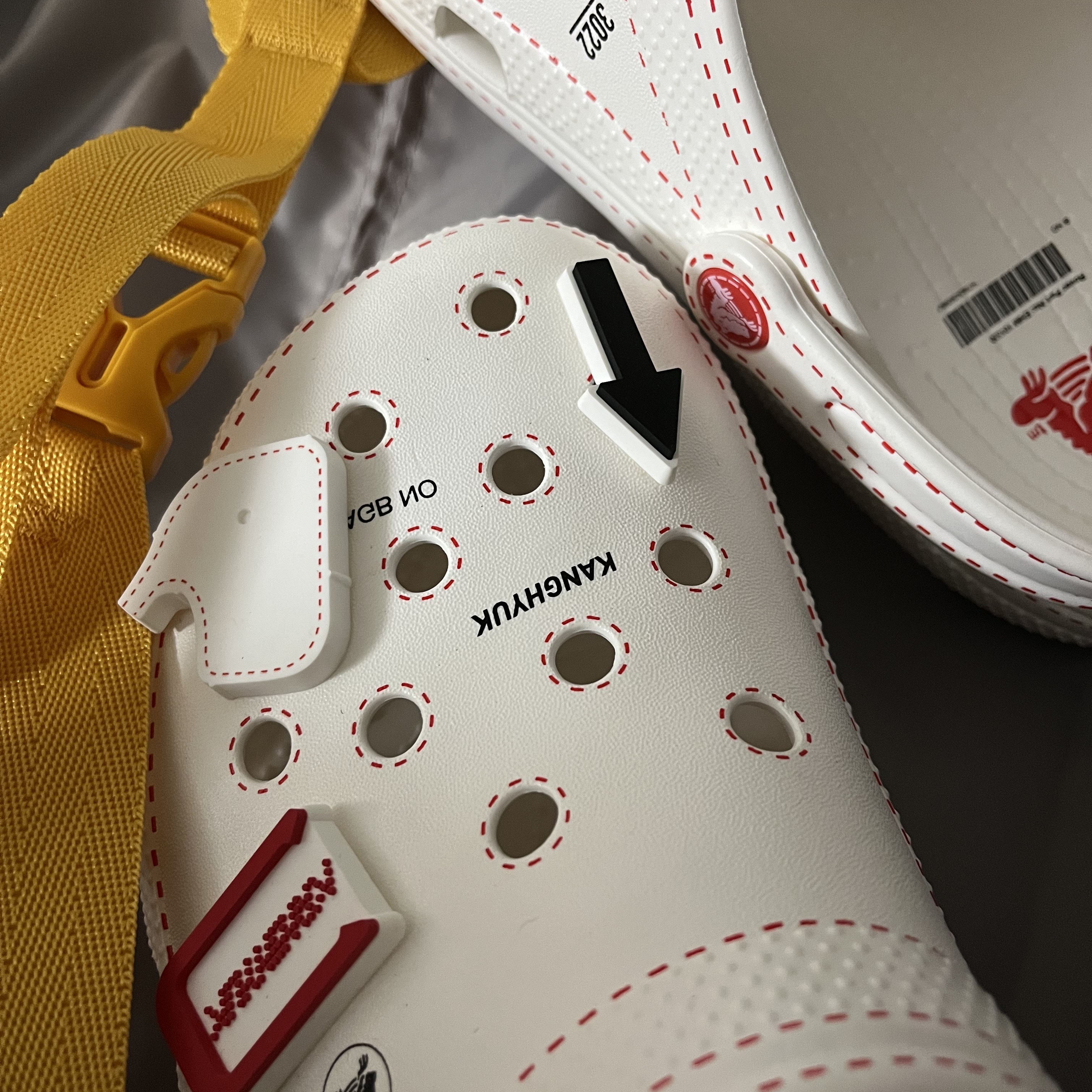 Crocs x Kanghyuk Classic Clog White 착용 스타일