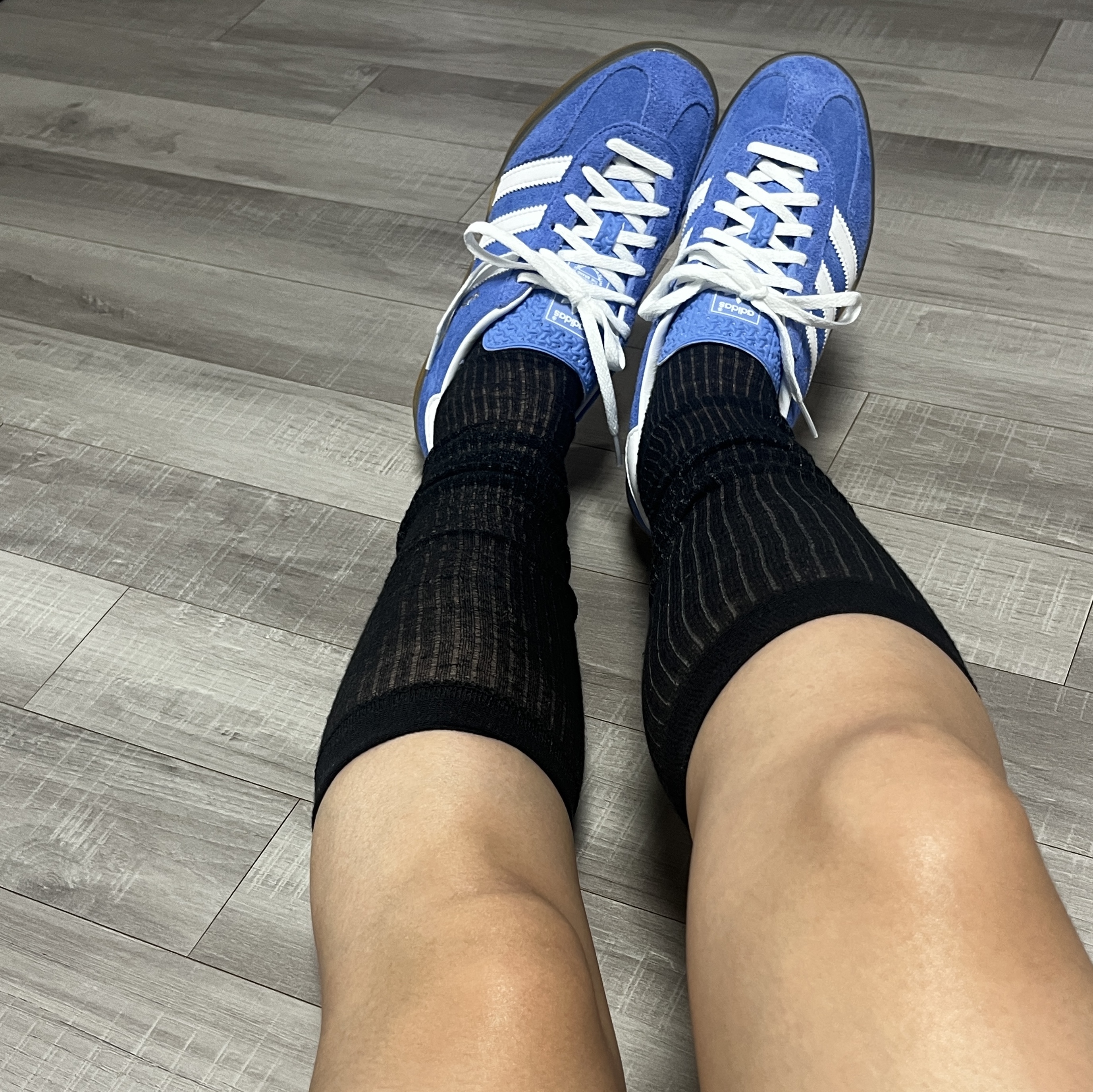 (W) Adidas Gazelle Indoor Blue Fusion Cloud White 착용 스타일
