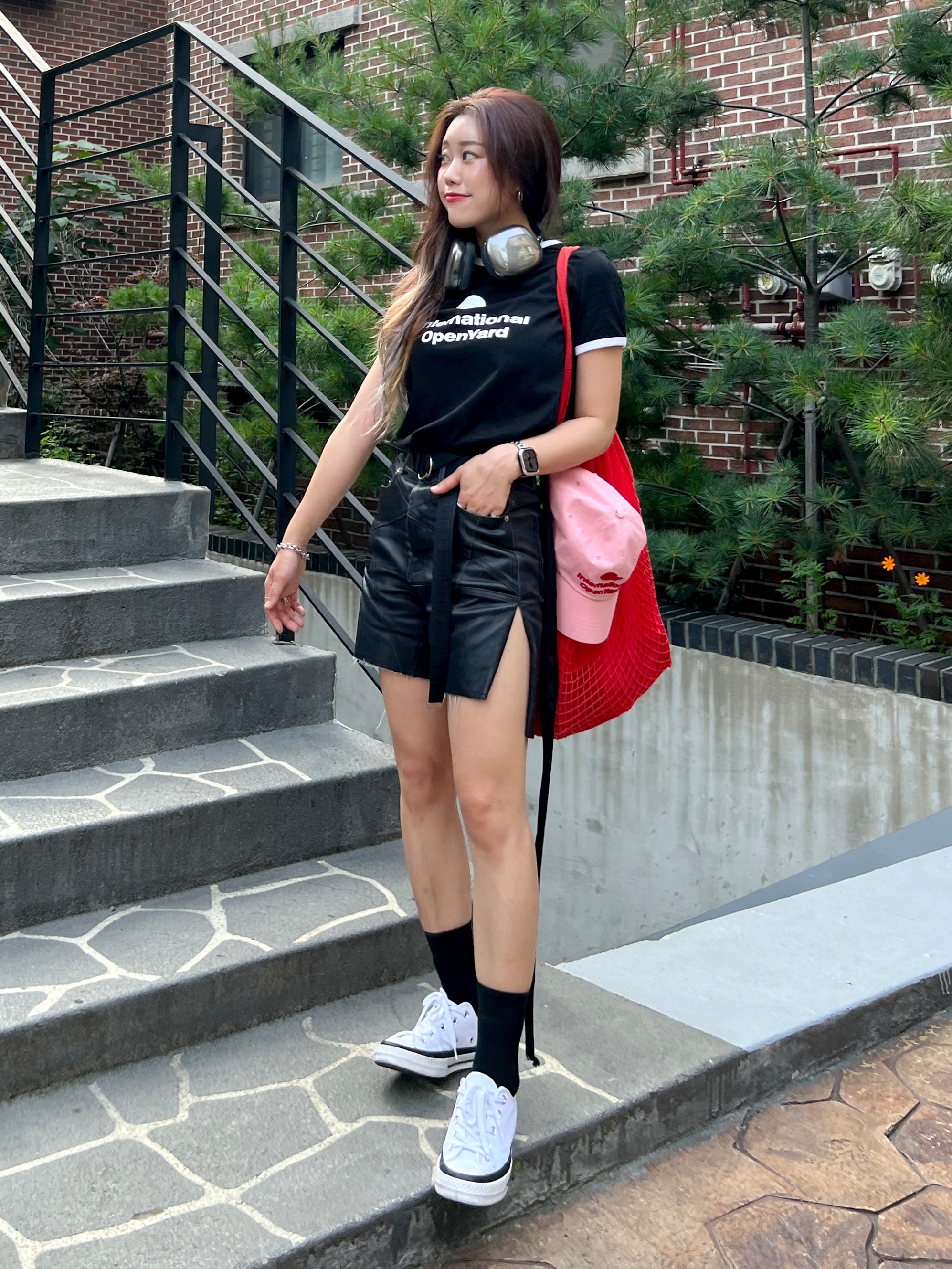 Converse x Moncler x Fragment Chuck 70 Ox White, Apple AirPods Max Lightning Space Gray (Korean Ver.) 착용 스타일 - 1