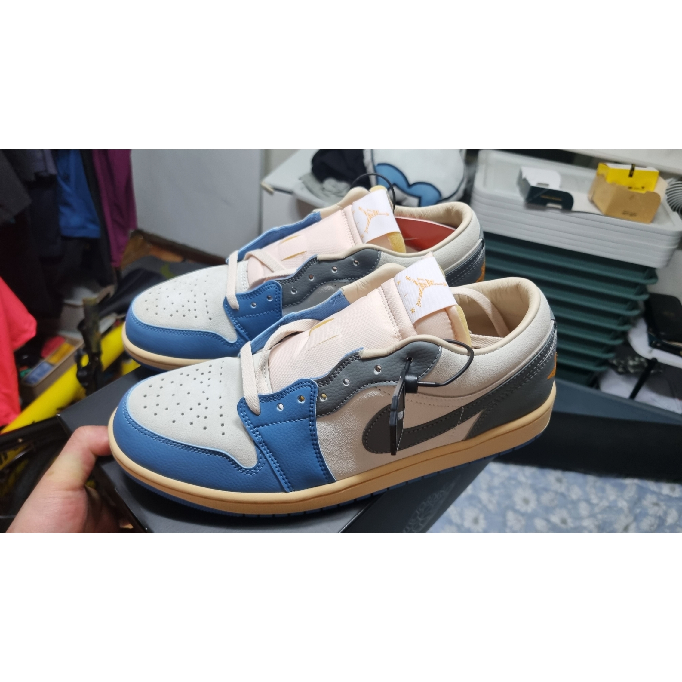 Jordan 1 Low SE Tokyo 96 착용 스타일 - 2