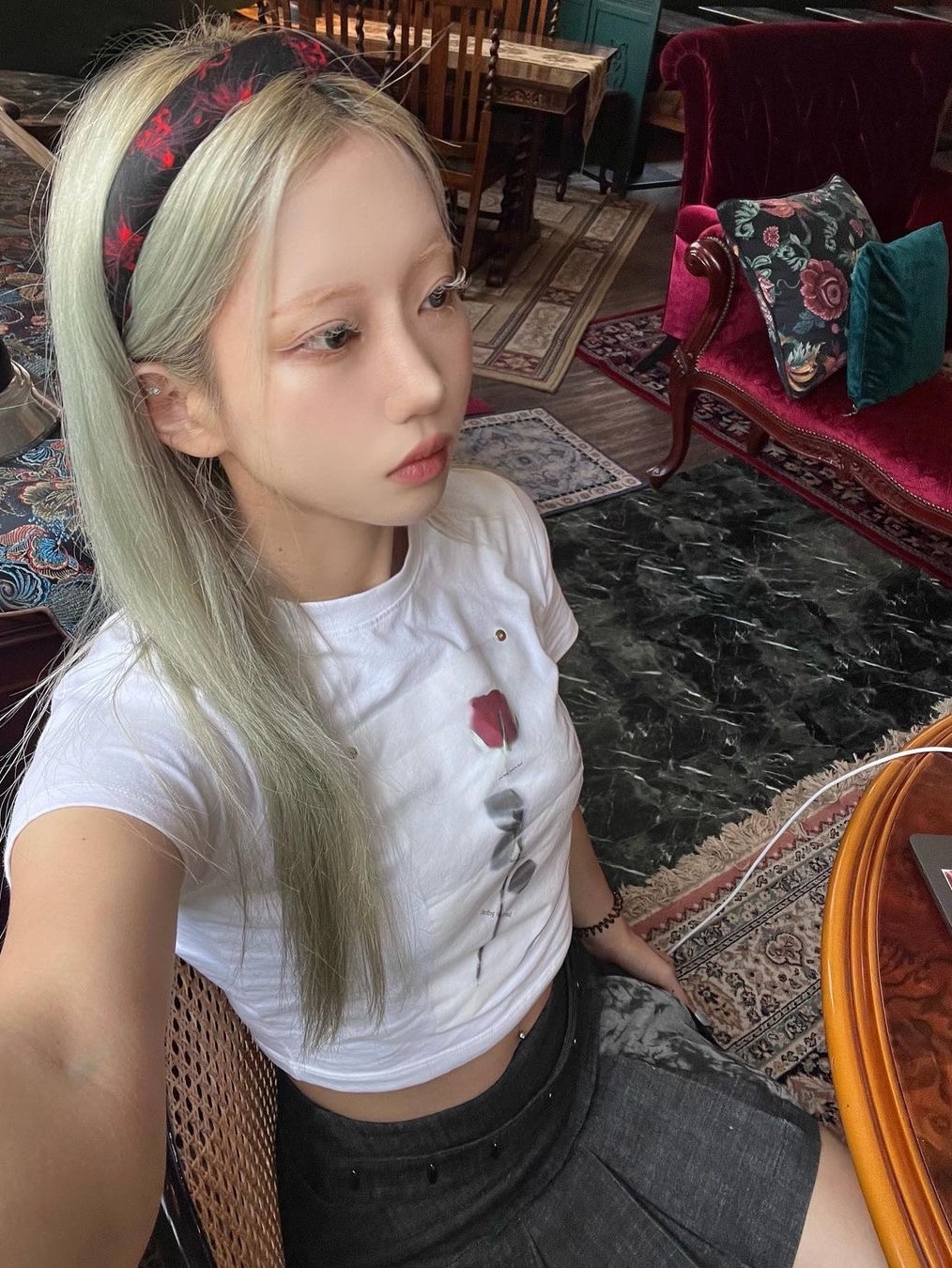 Darling You're Bad Women Stone Denim Pleats Skirt Blue 착용 스타일 - 1