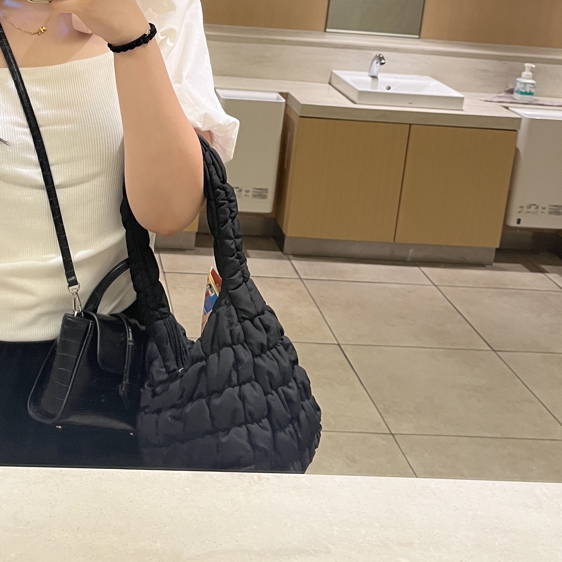 COS Quilted Mini Bag Black 착용 스타일