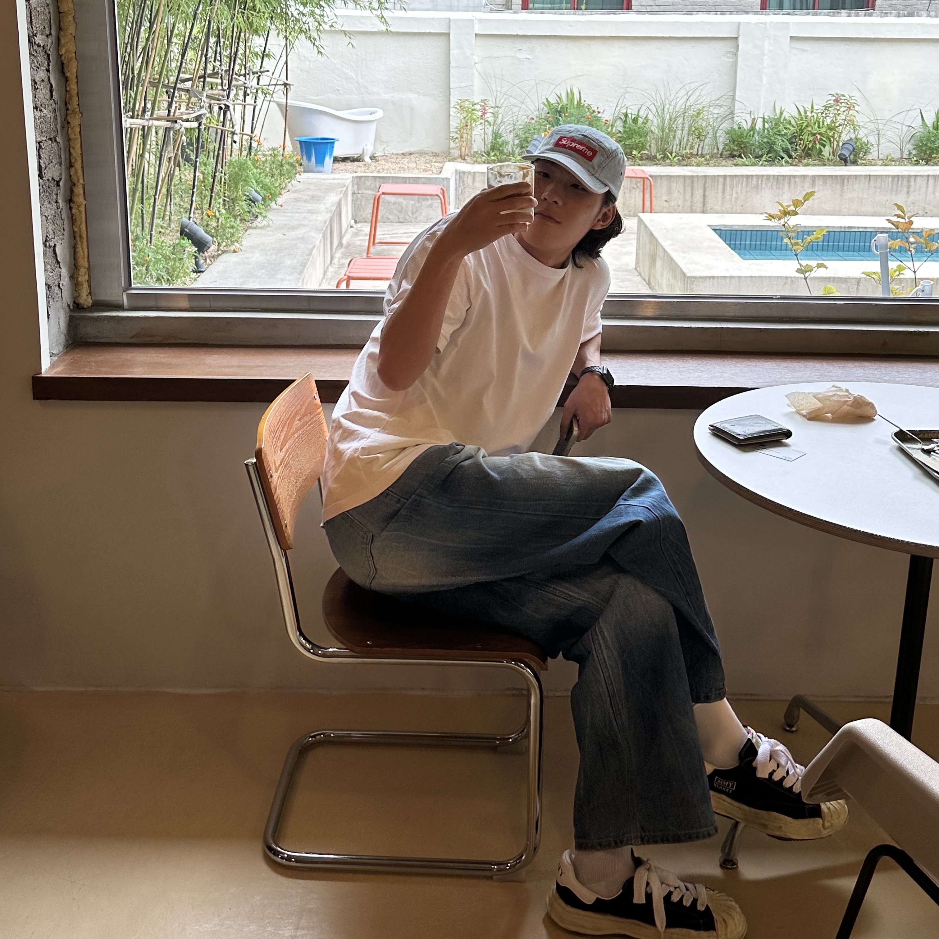 Supreme Denim Camp Cap Washed Blue - 22FW, Maison Mihara Yasuhiro Blakey VL OG Sole Canvas Low-top Sneakers Black 착용 스타일 - 1