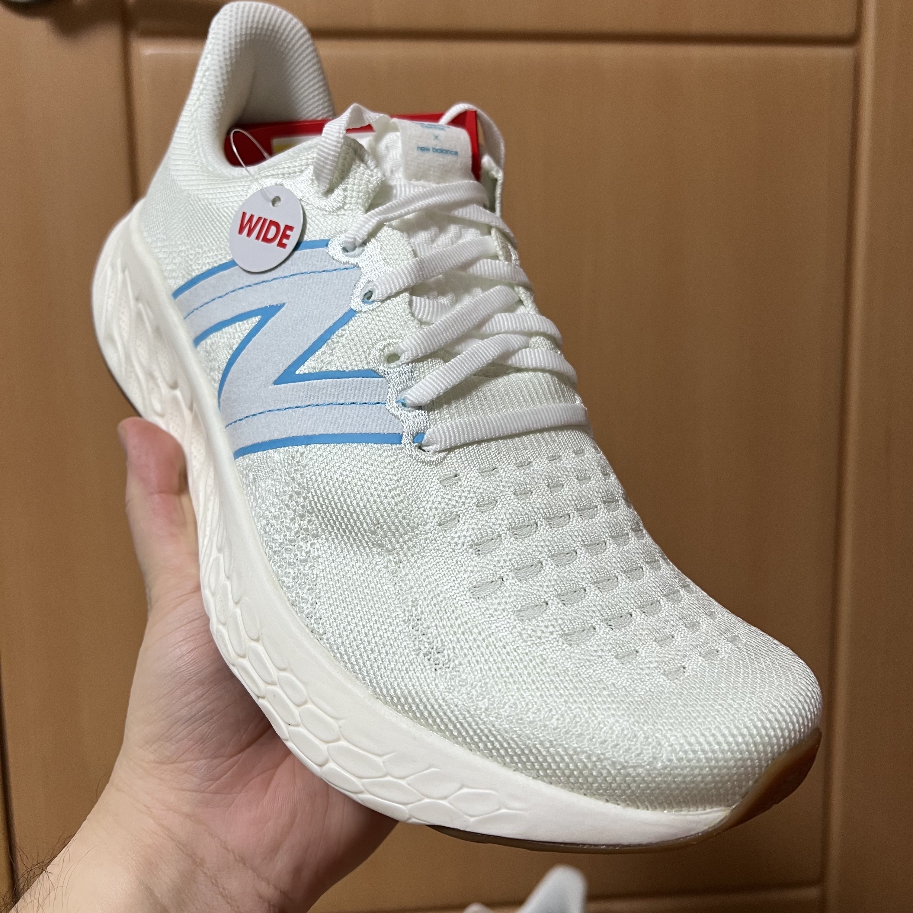 New Balance x Blue Bottle Coffee Fresh Foam X 1080v12 Undyed With Blue - 2E Wide 착용 스타일 - 1