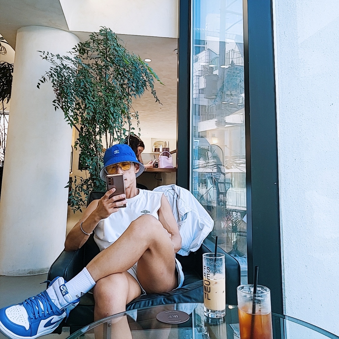 Jordan 1 Retro High OG True Blue 착용 스타일 - 2