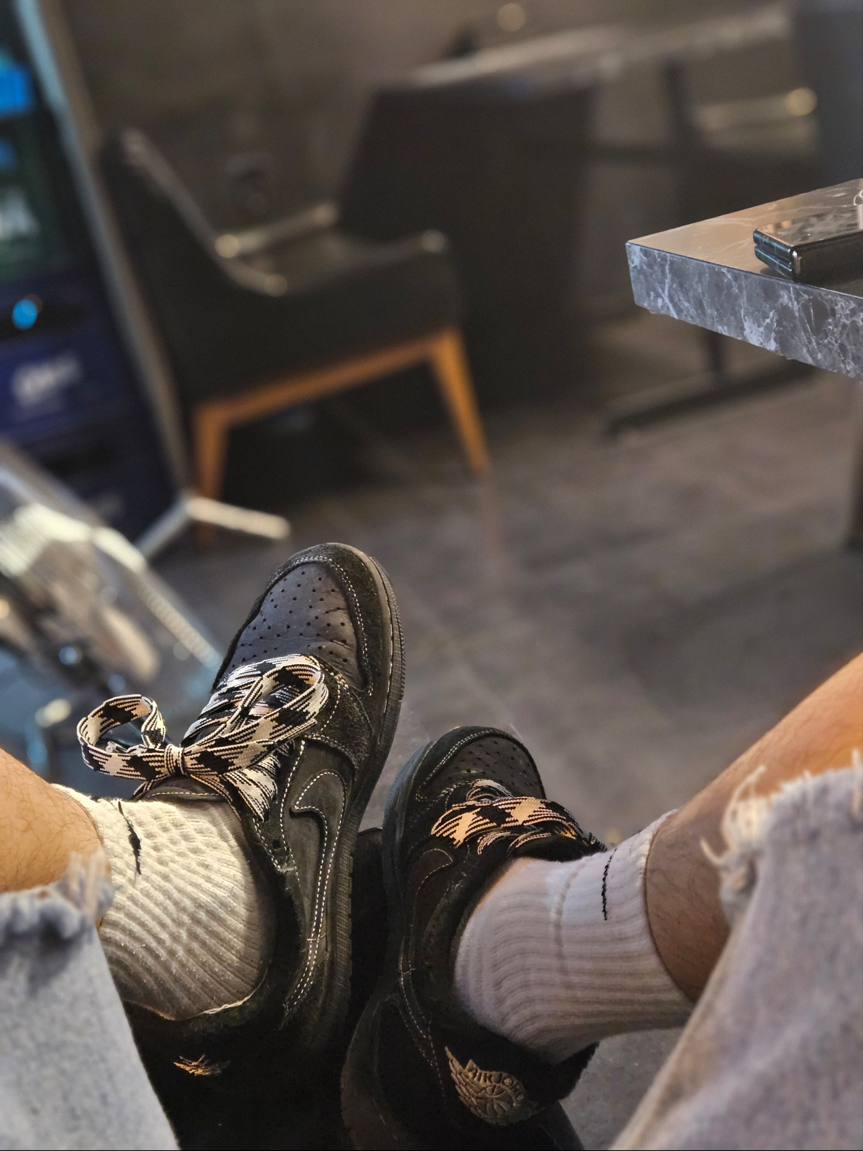 Jordan 1 x Travis Scott Retro Low OG SP Black Phantom 착용 스타일