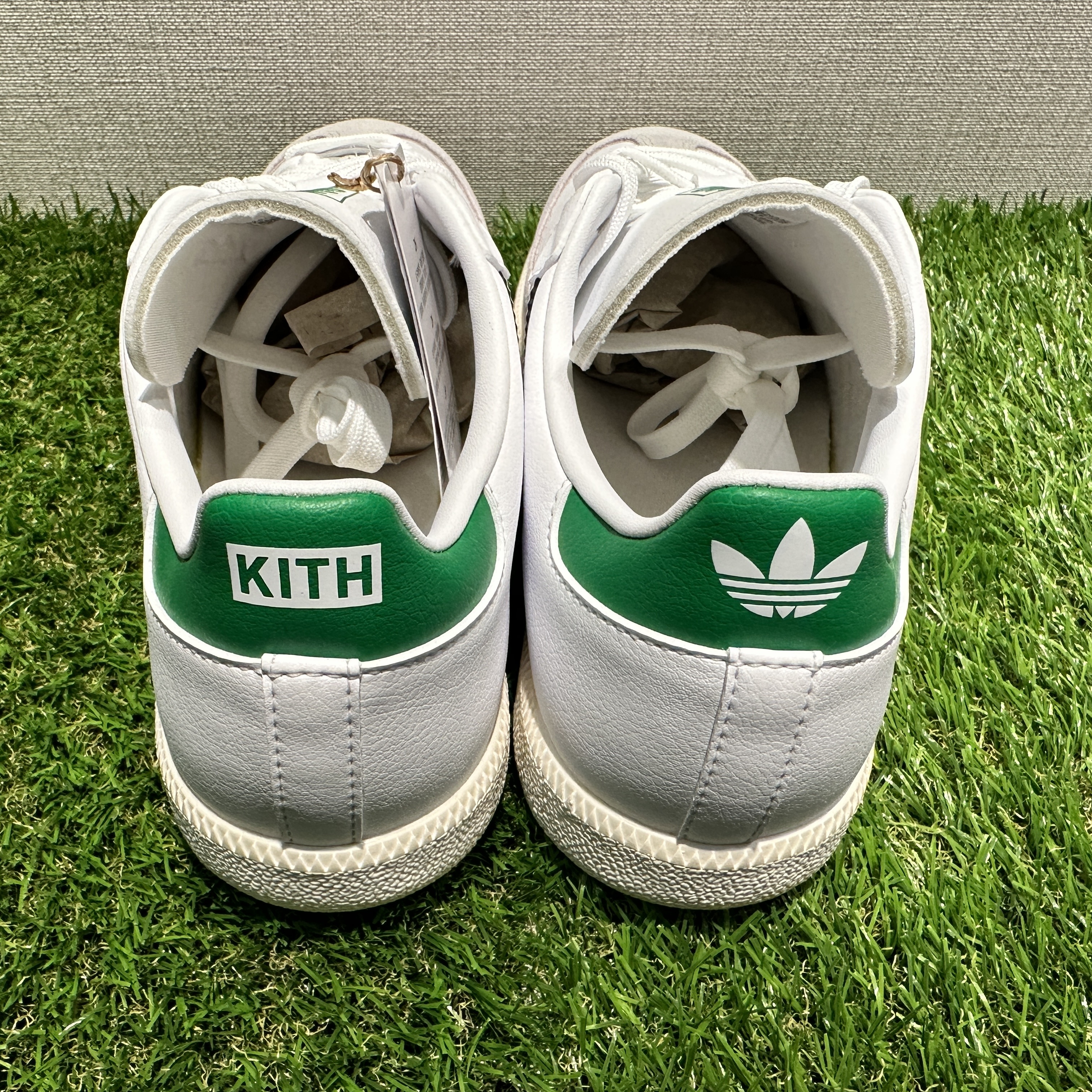 Adidas x Kith Samba Golf White Dash Grey 착용 스타일 - 3