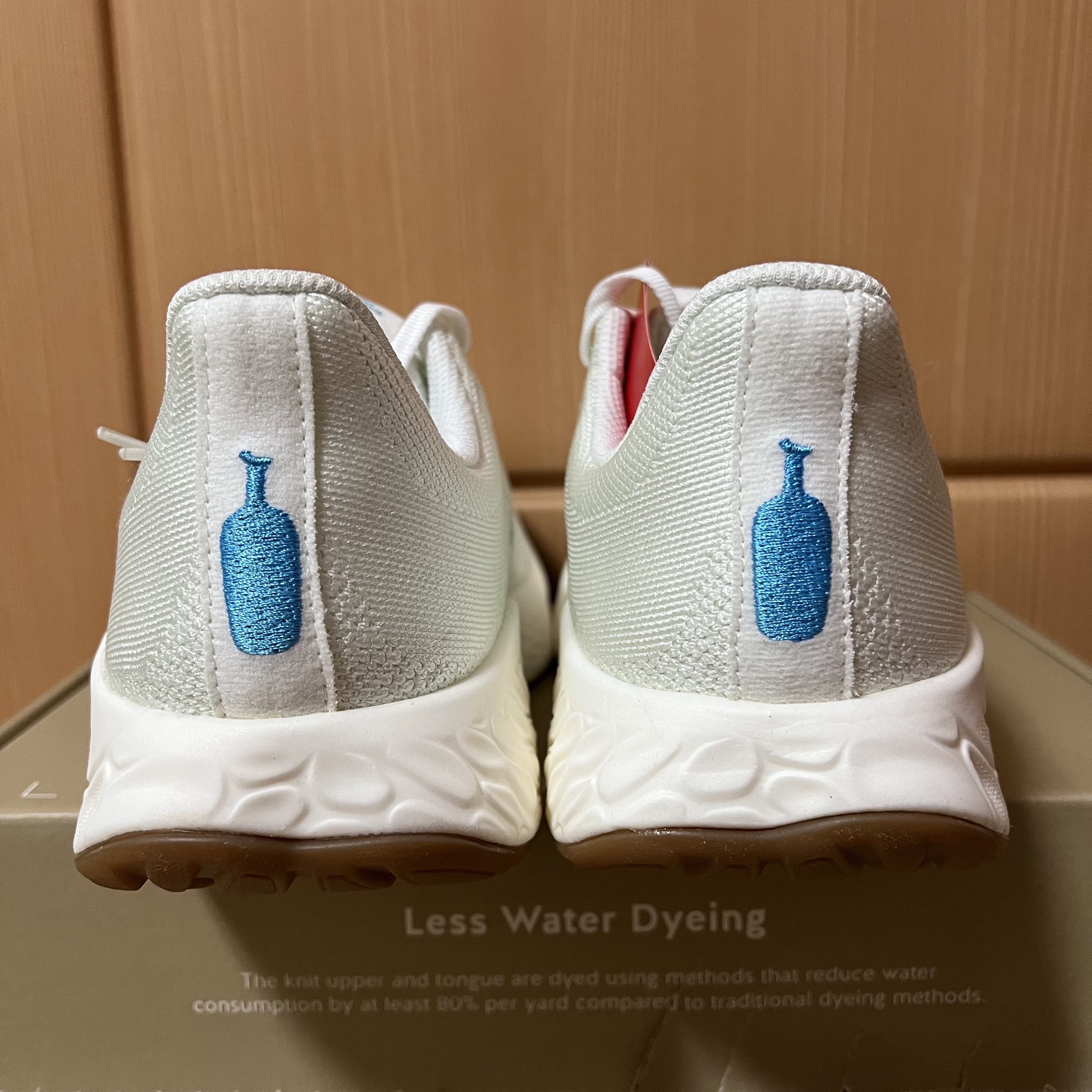 New Balance x Blue Bottle Coffee Fresh Foam X 1080v12 Undyed With Blue - 2E Wide 착용 스타일 - 4