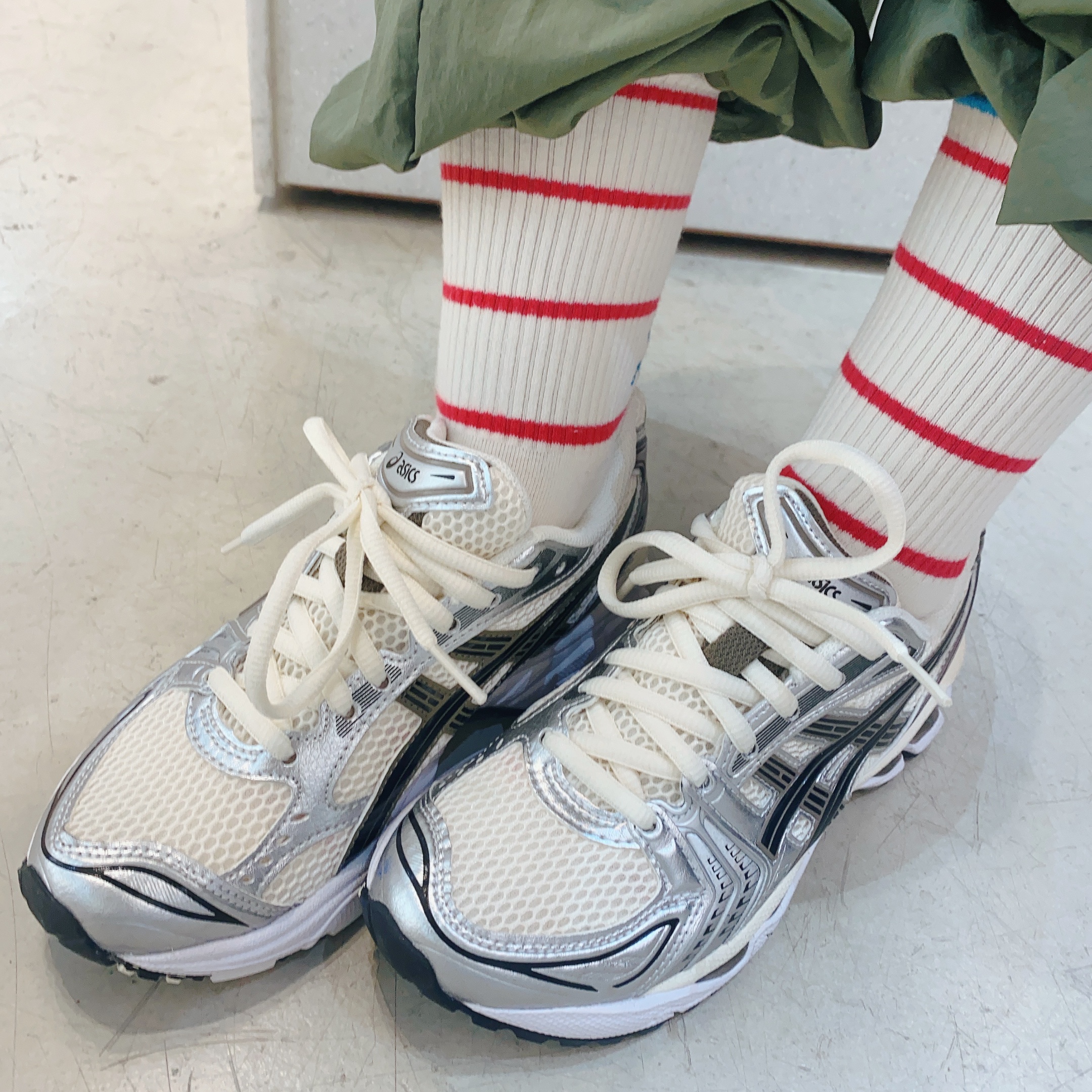 Asics Gel-Kayano 14 Cream Black 착용 스타일