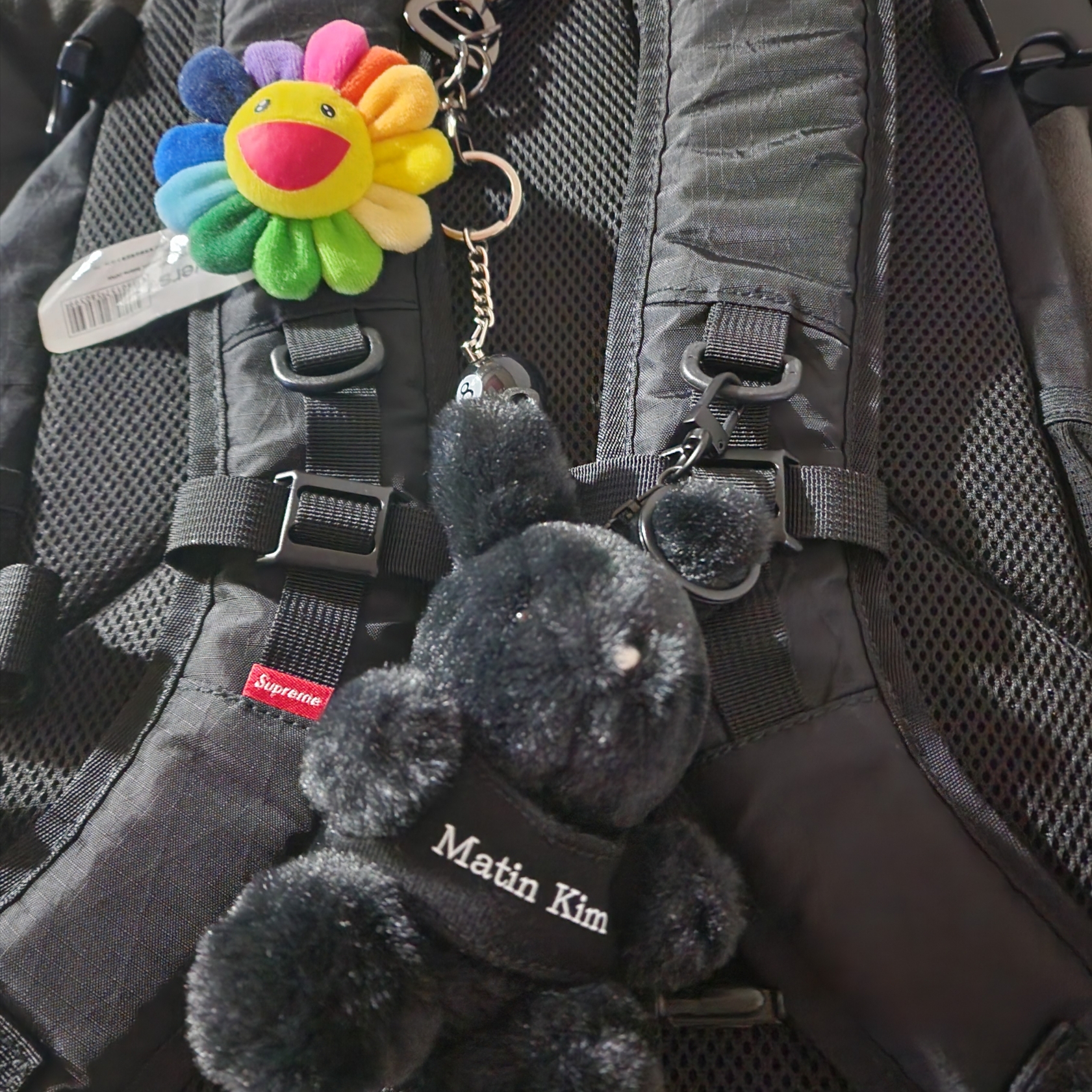 Matin Kim Black Bunny Toy Keyring Black, Supreme Backpack Black - 18FW 착용 스타일 - 2