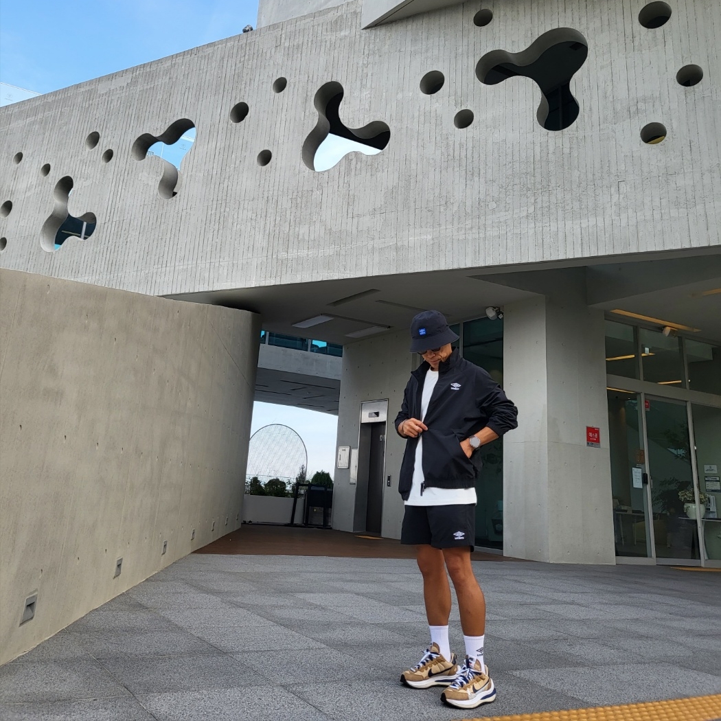 Nike x Sacai VaporWaffle Sesame and Blue Void 착용 스타일 - 1