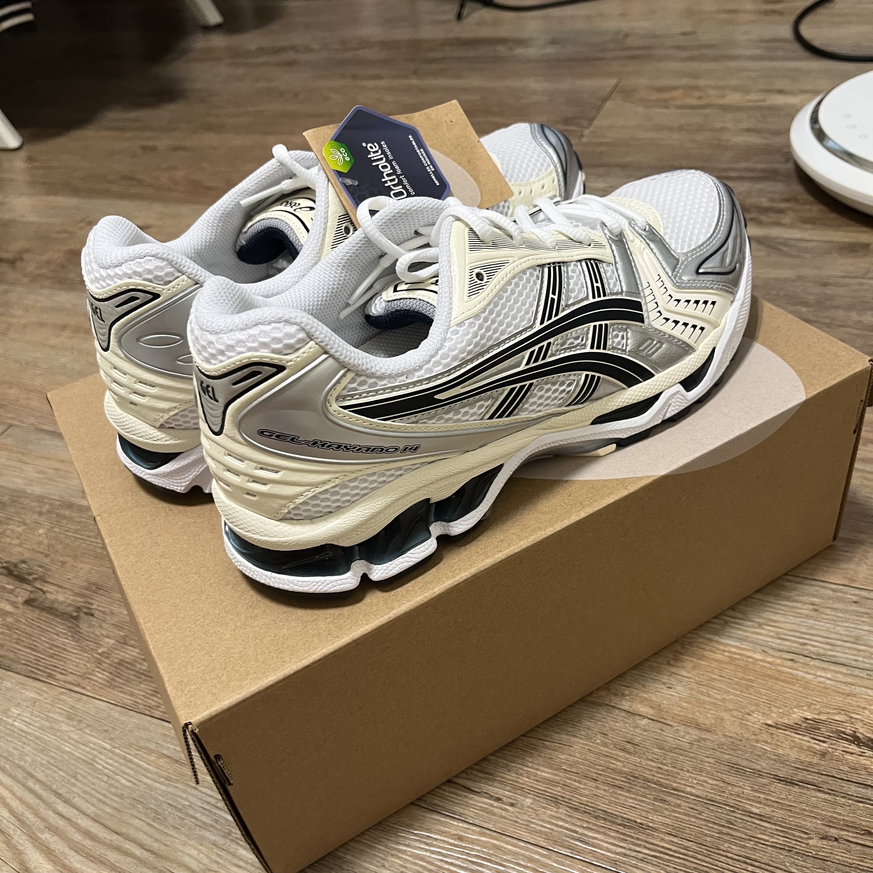 (W) Asics Gel-Kayano 14 White Midnight 착용 스타일