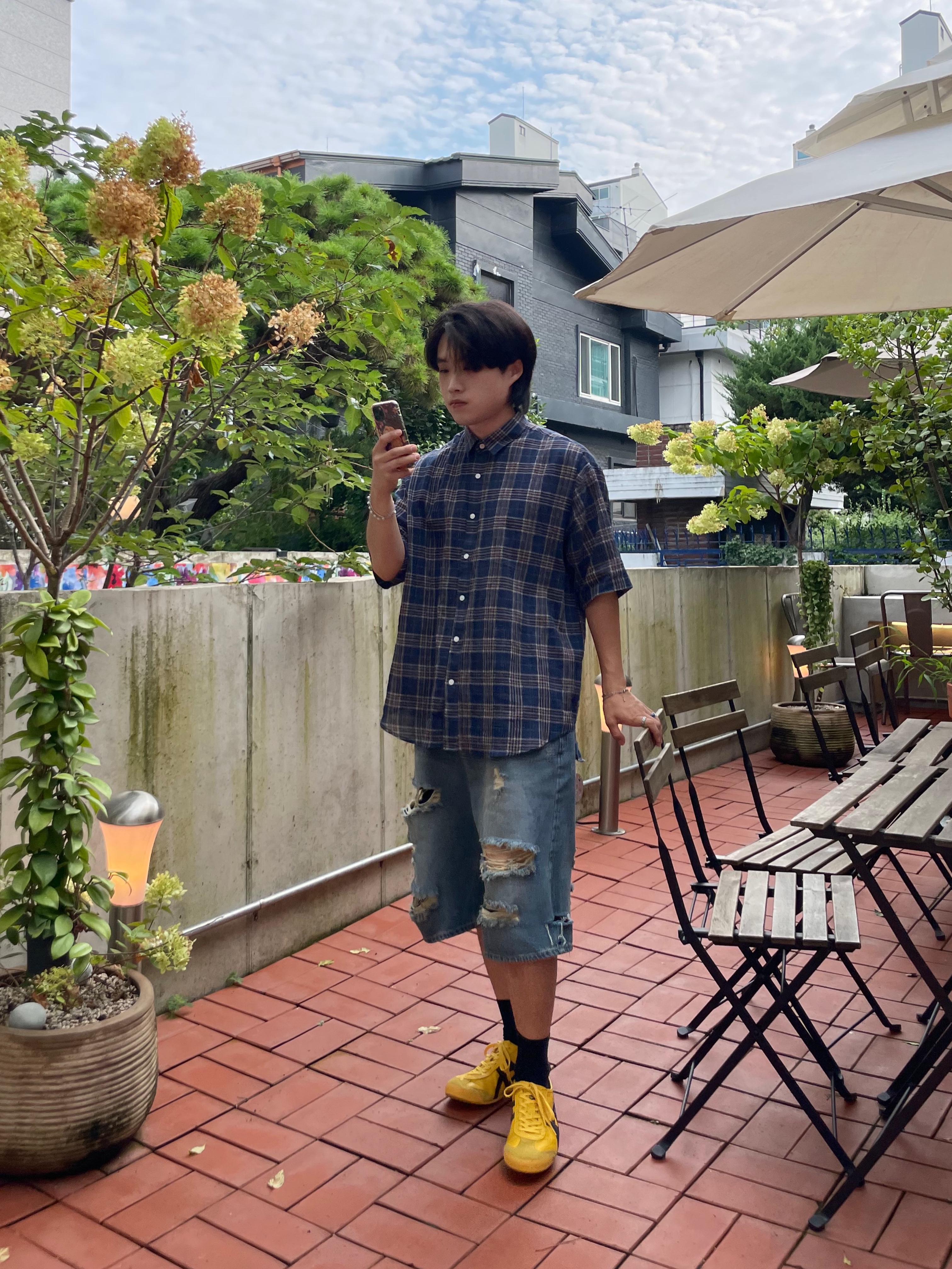 Onitsuka Tiger Mexico 66 Yellow Black 착용 스타일 - 2