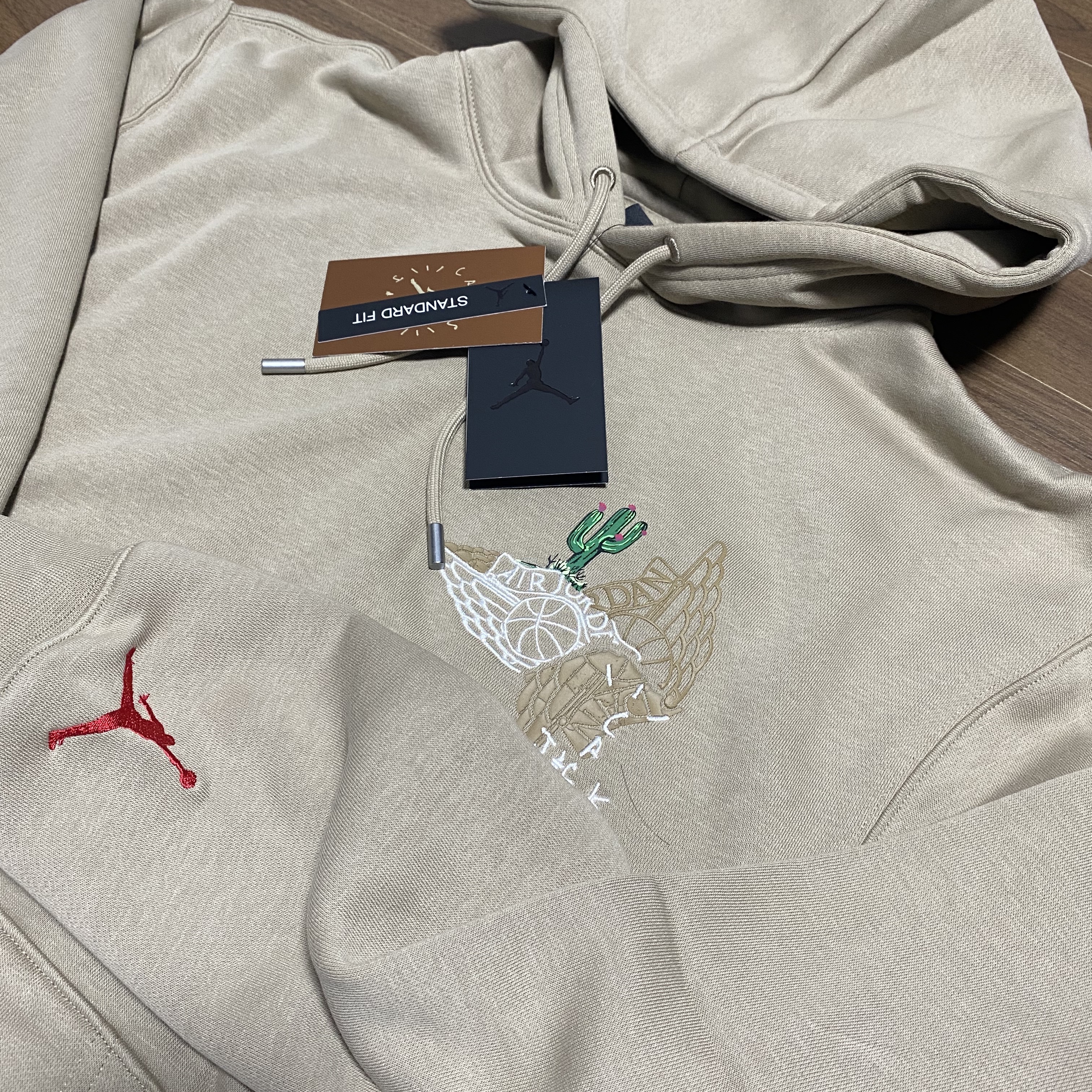 Jordan x Travis Scott Pullover Hoodie - Asia 착용 스타일