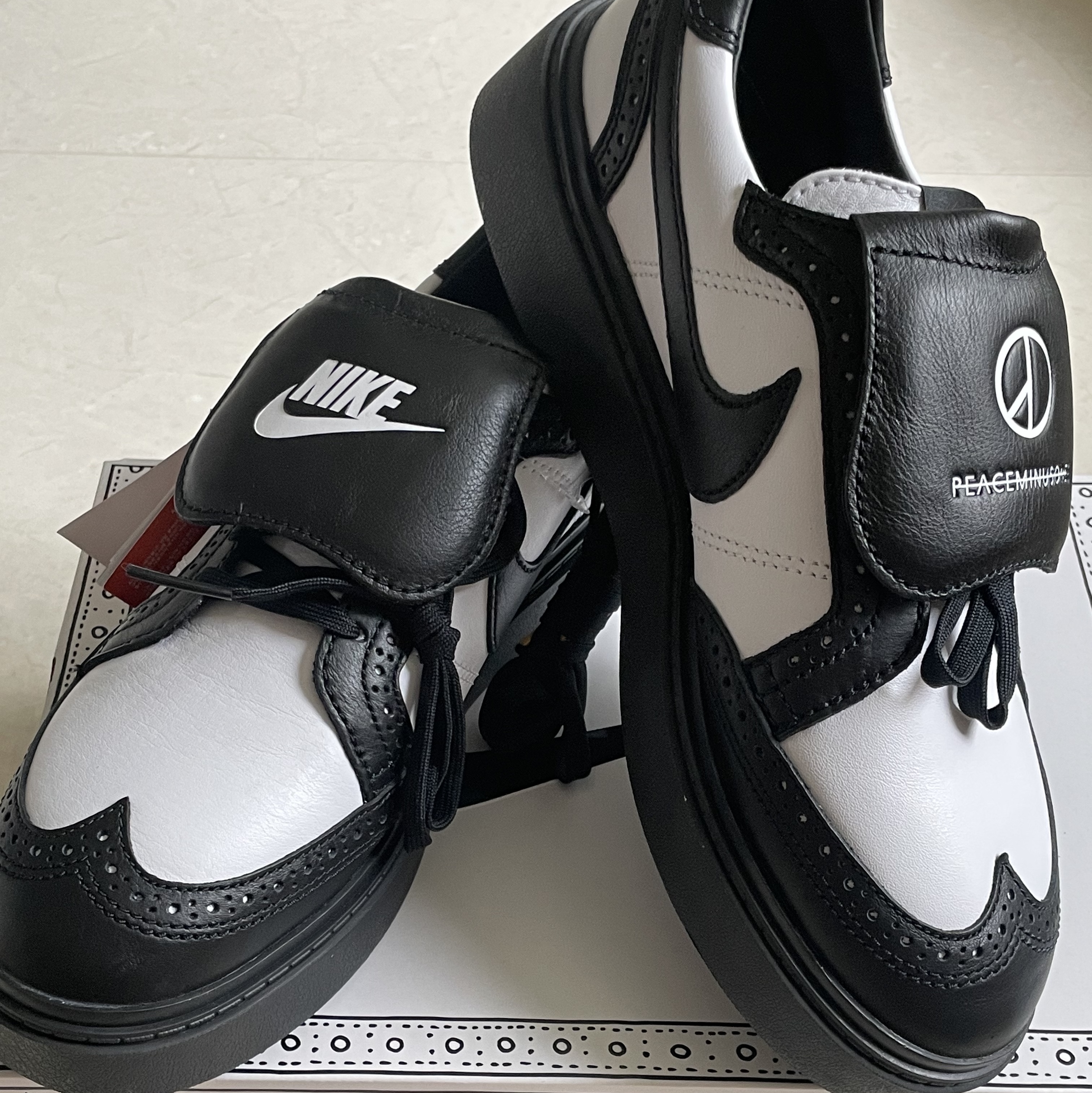 Nike x Peaceminusone Kwondo1 Black and White 착용 스타일 - 1