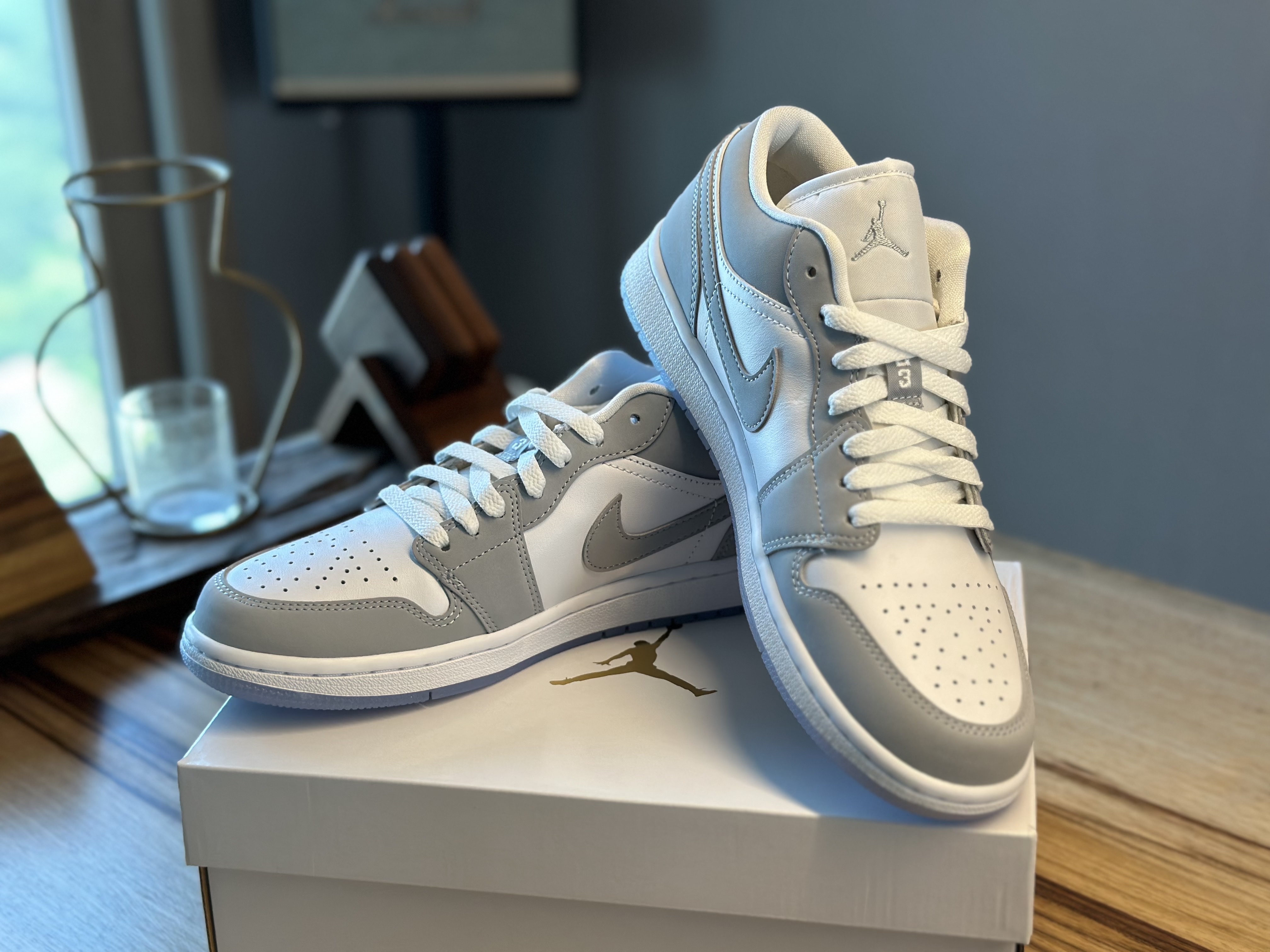 (W) Jordan 1 Low White Wolf Grey 착용 스타일 - 1