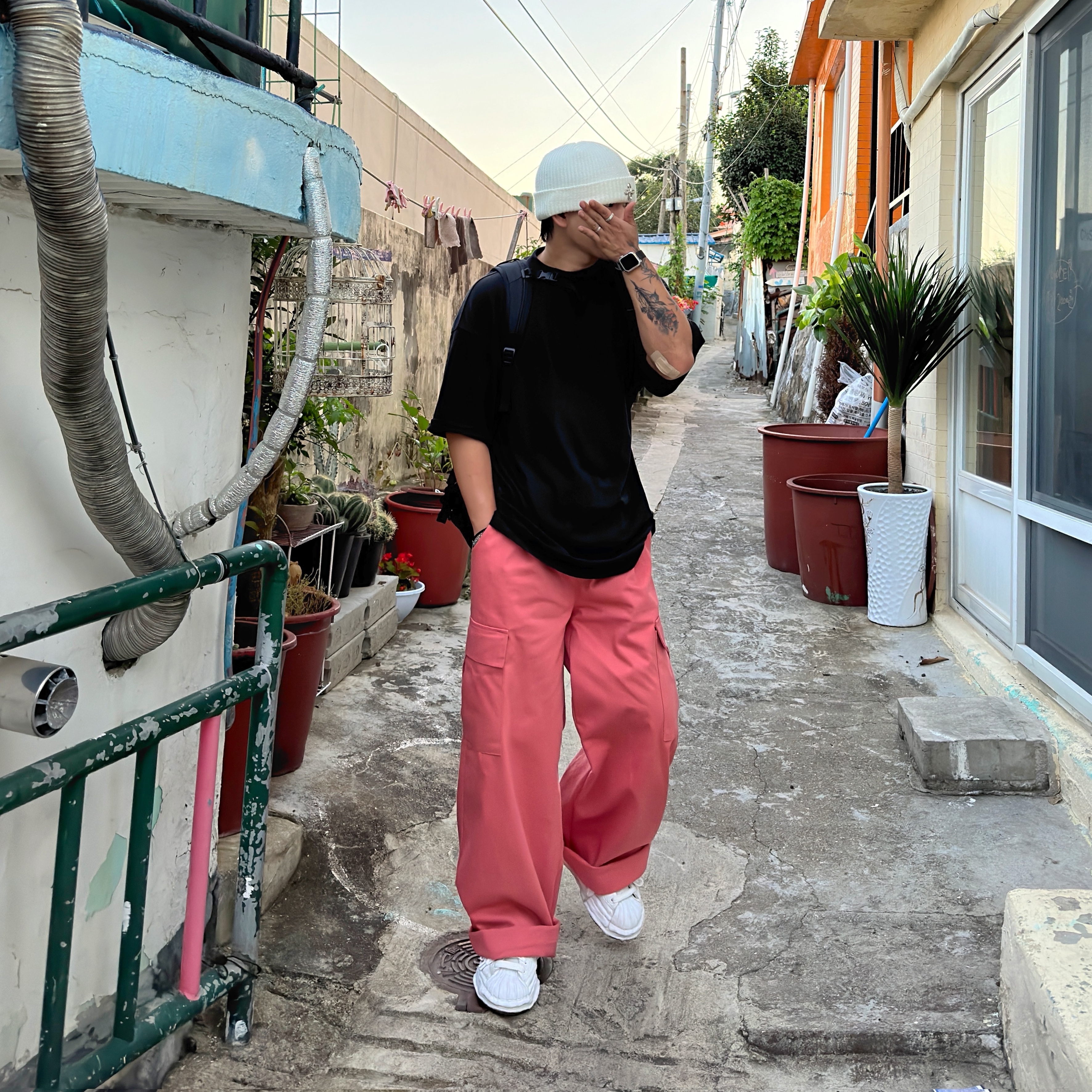 Maison Mihara Yasuhiro Blakey OG Sole Leather Low-top Sneakers White, The North Face Big Shot Black 착용 스타일 - 1
