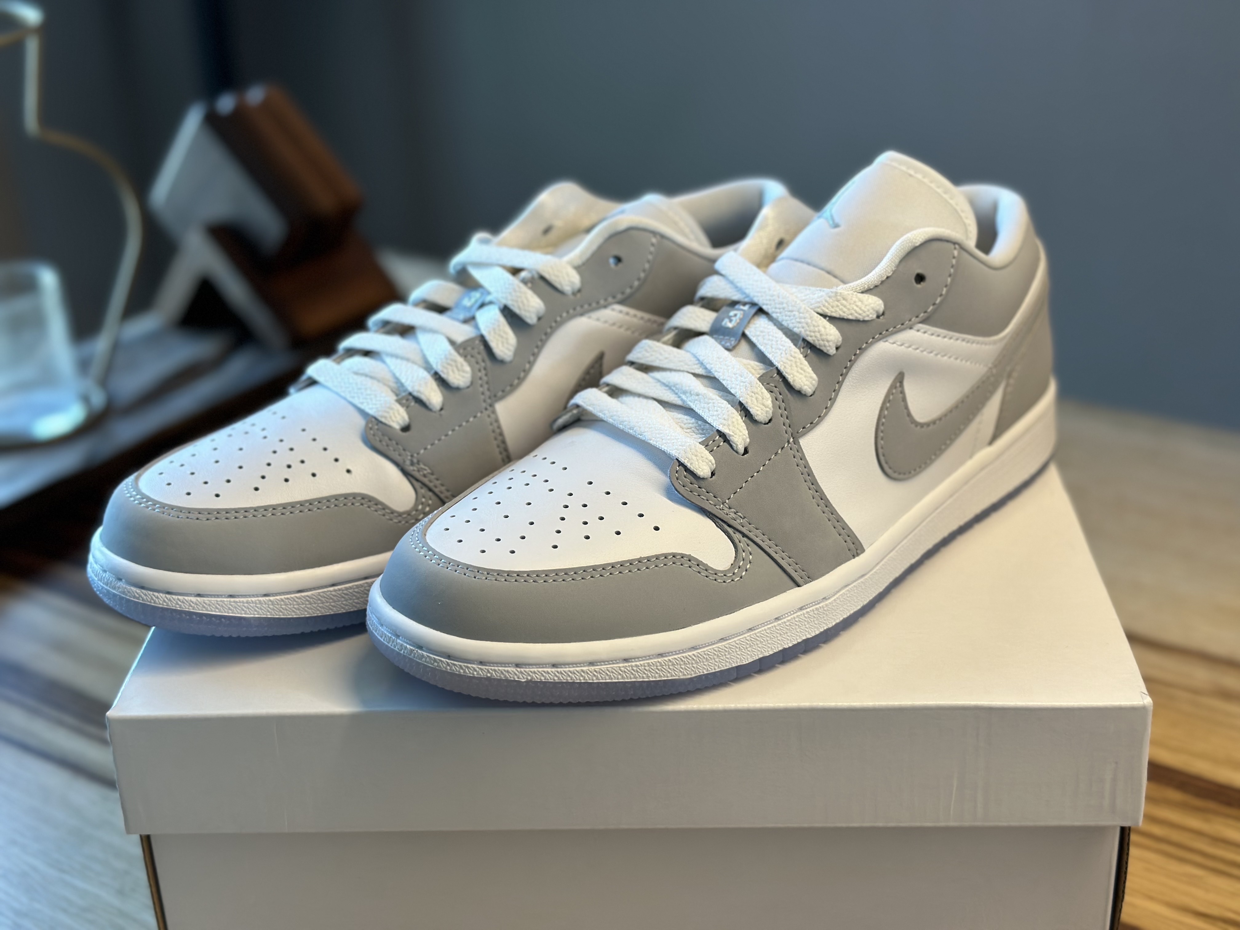 (W) Jordan 1 Low White Wolf Grey 착용 스타일 - 2