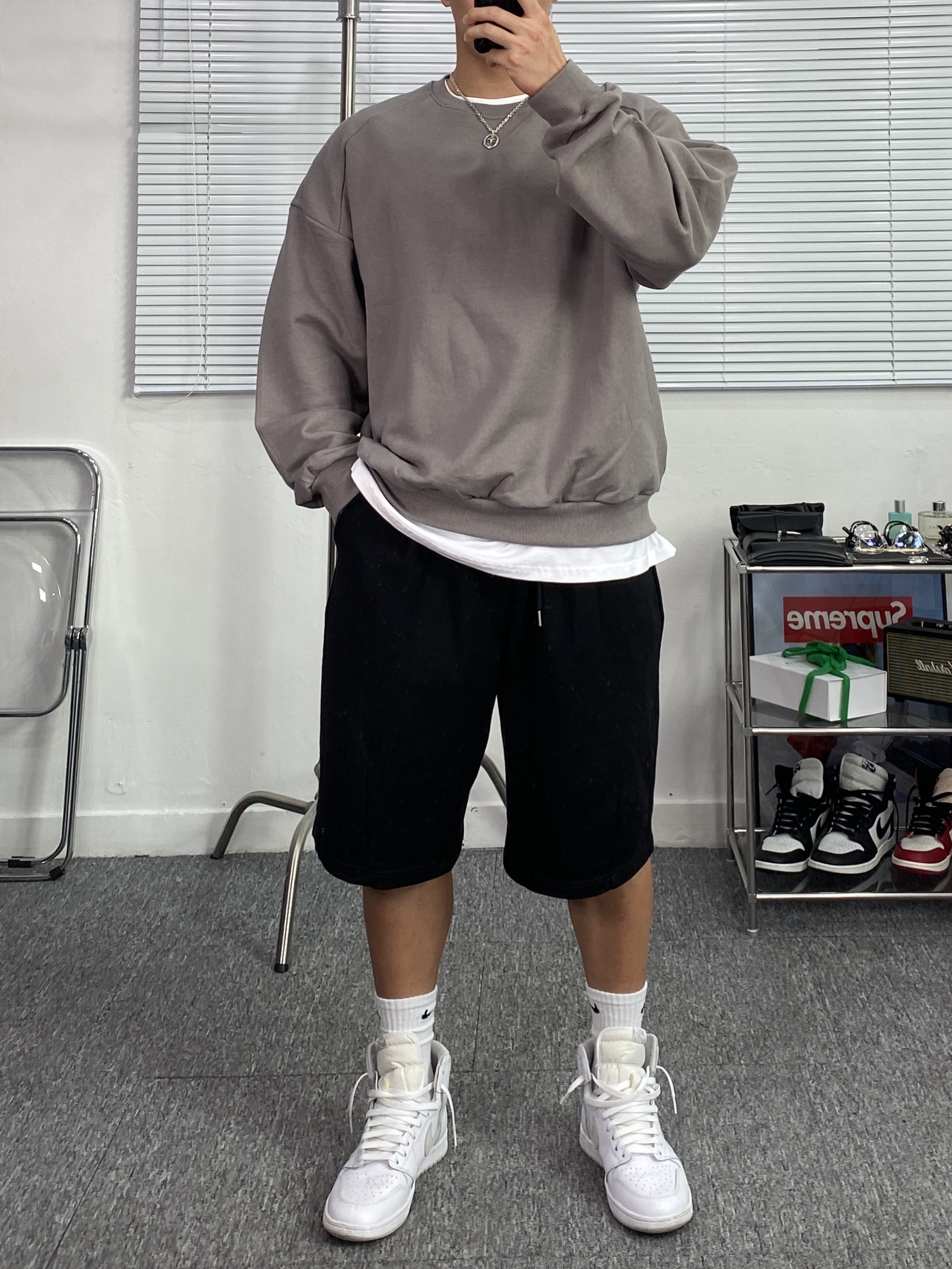 Jordan 1 High 85 Neutral Grey 착용 스타일 - 1