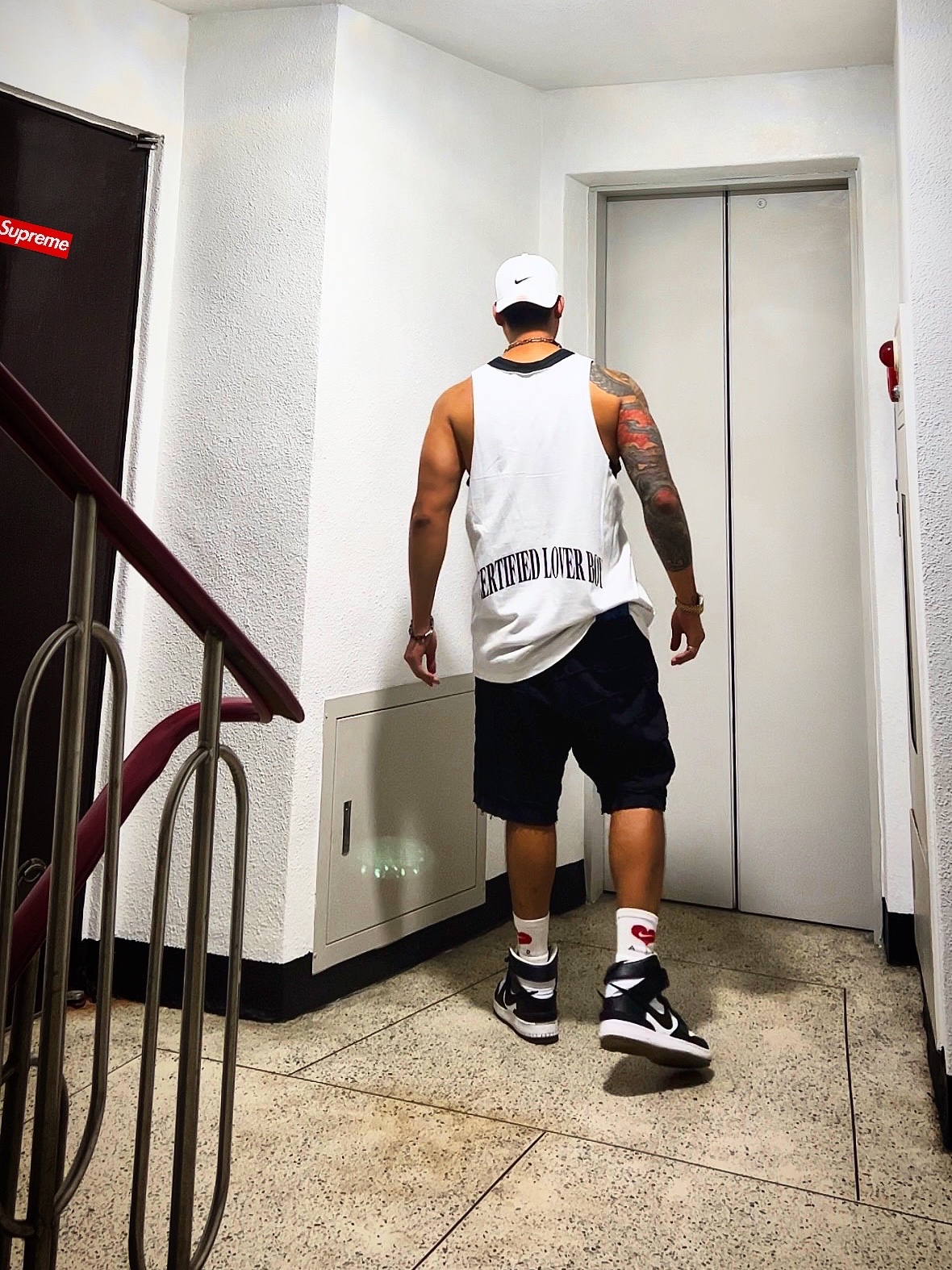 Supreme Reverse Patchwork Sweatshorts Black - 22SS, Nike x Ambush Dunk High Black 착용 스타일 - 3