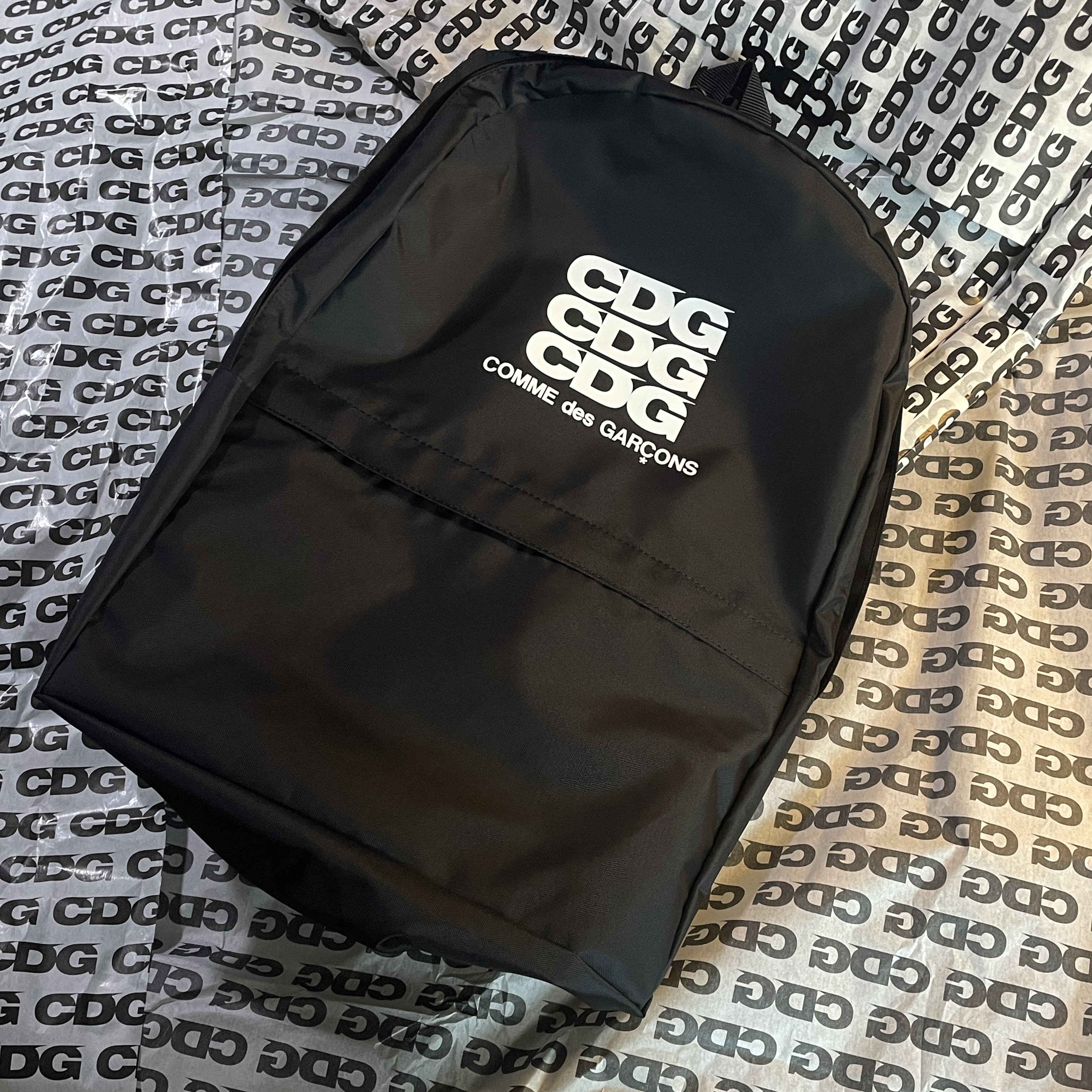 CDG Backpack Black 착용 스타일