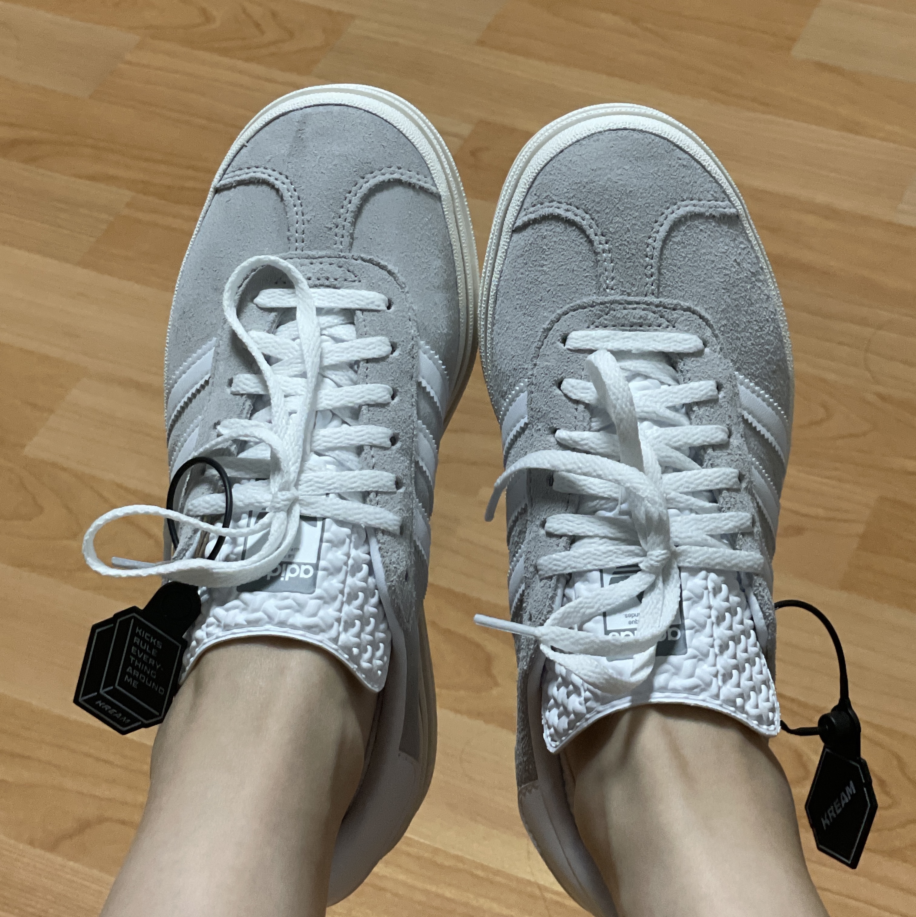 (W) Adidas Gazelle Bold Grey Cloud White 착용 스타일