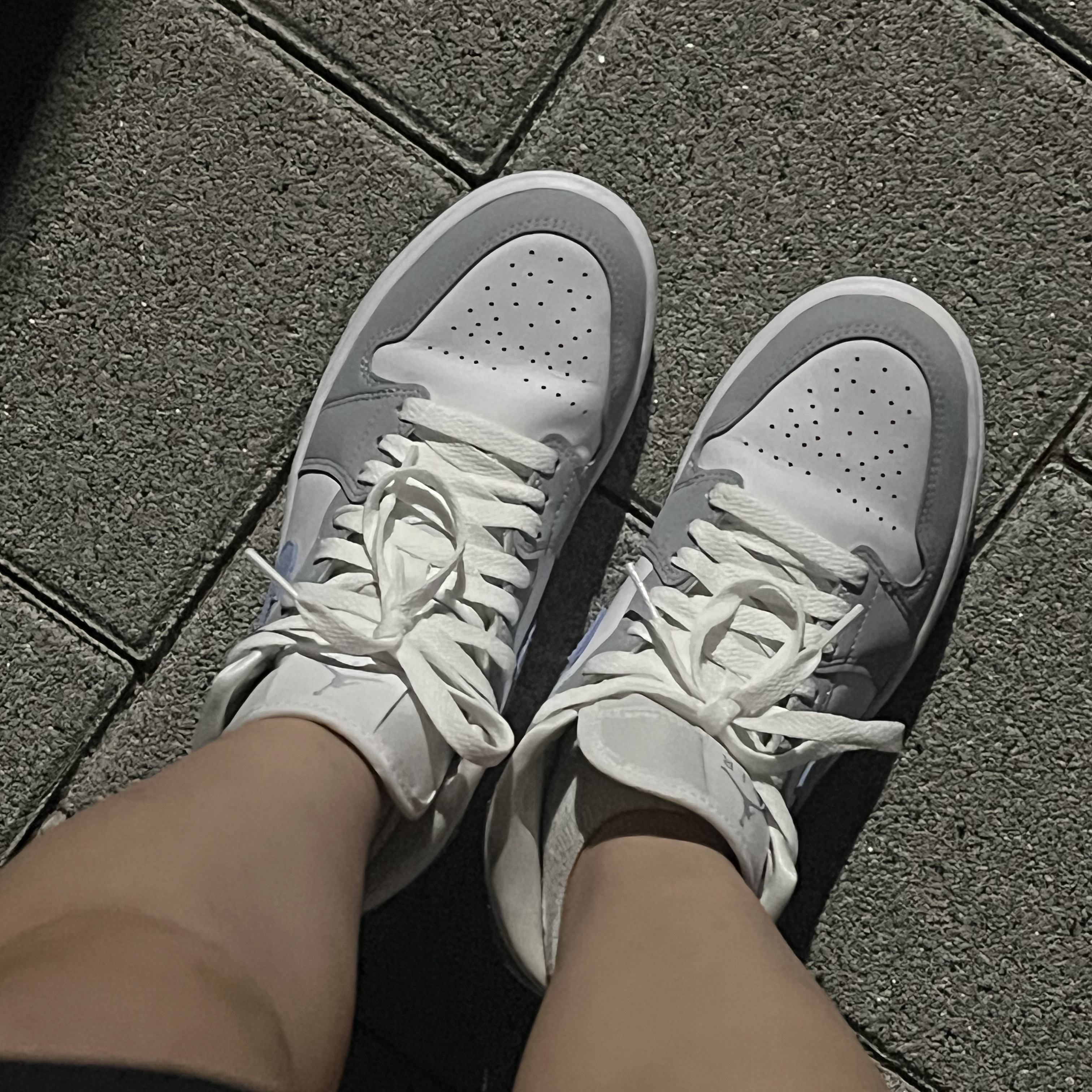 (W) Jordan 1 Mid Wolf Grey 착용 스타일