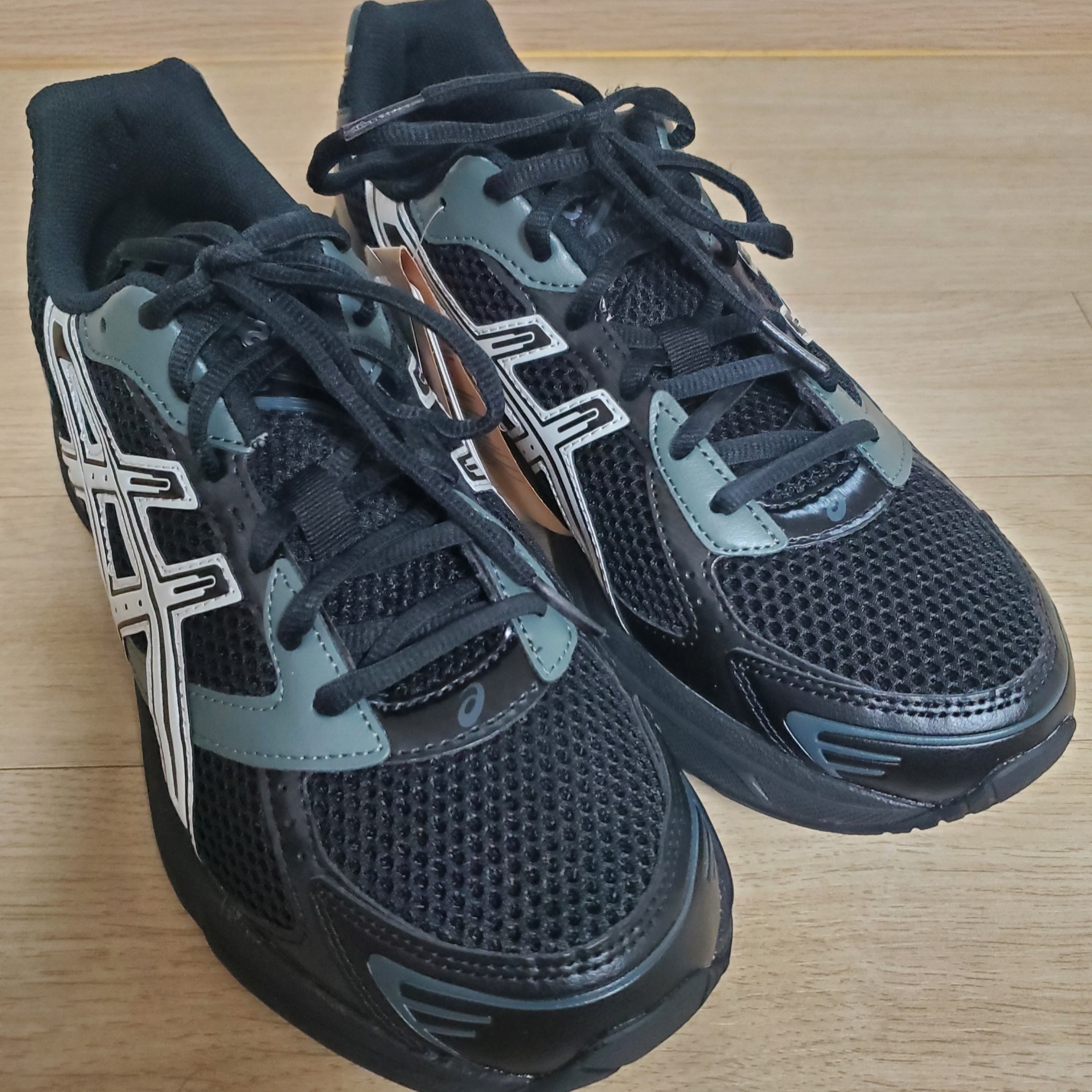 Asics Gel-1130 Black Glacier Grey - Folder Exclusive 착용 스타일 - 1