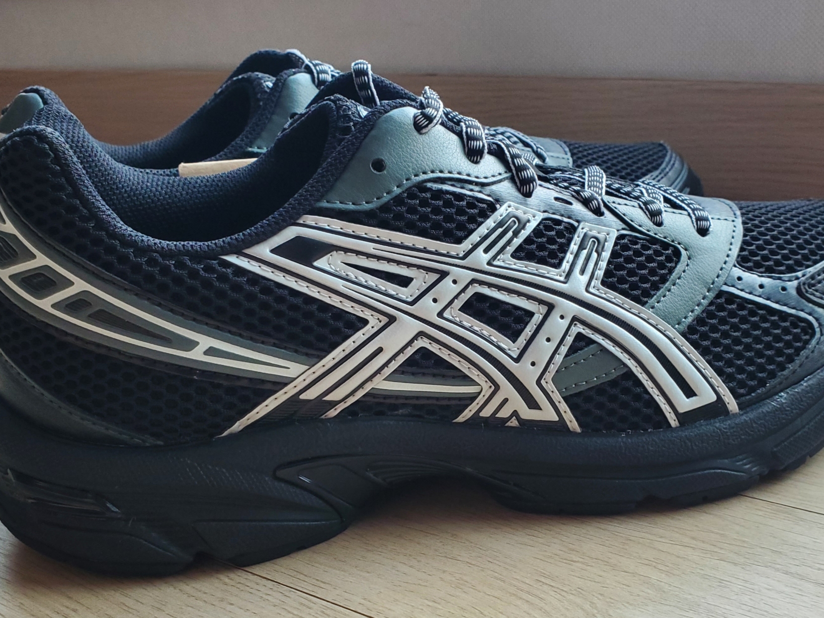 Asics Gel-1130 Black Glacier Grey - Folder Exclusive 착용 스타일