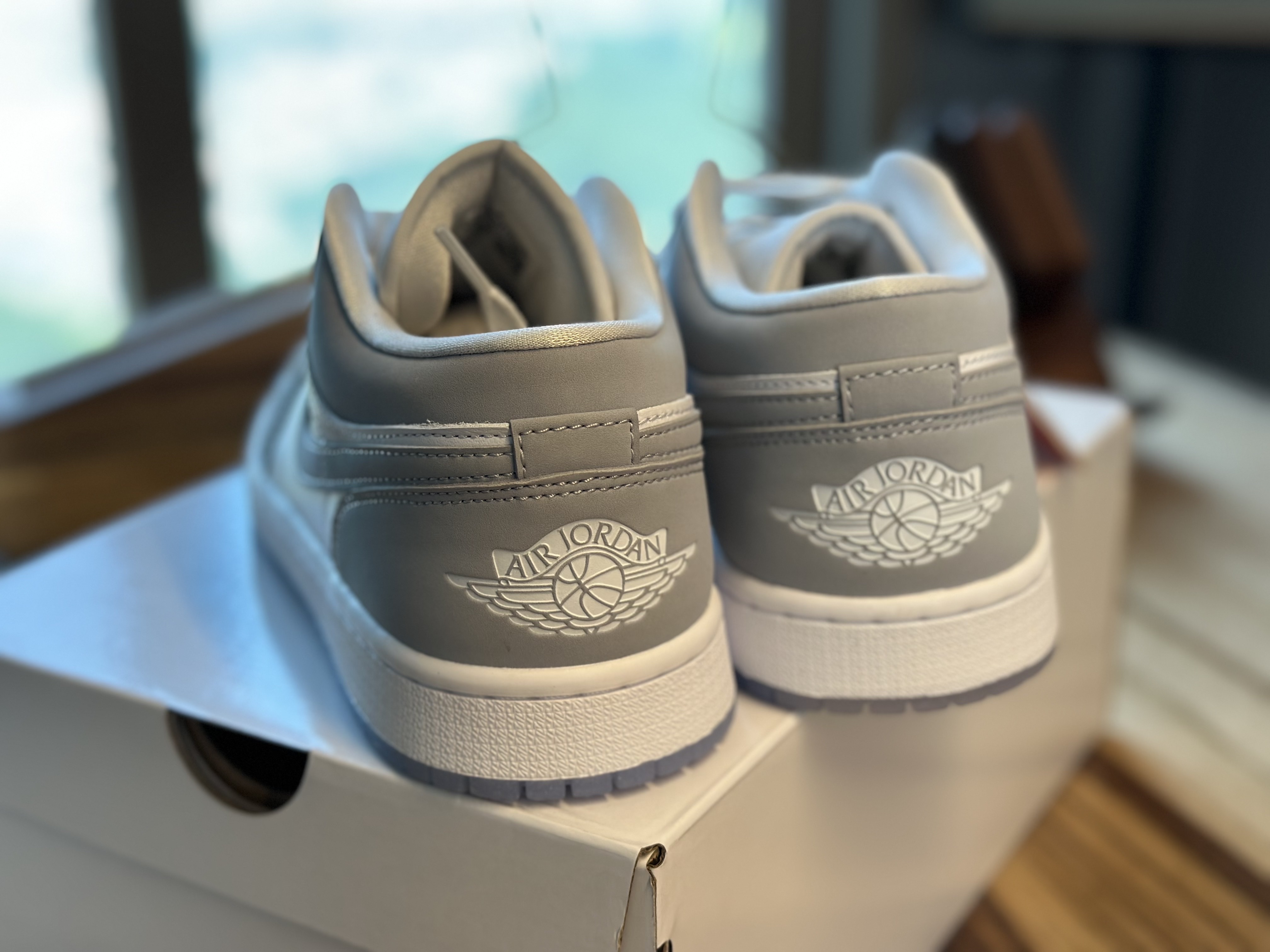 (W) Jordan 1 Low White Wolf Grey 착용 스타일 - 4