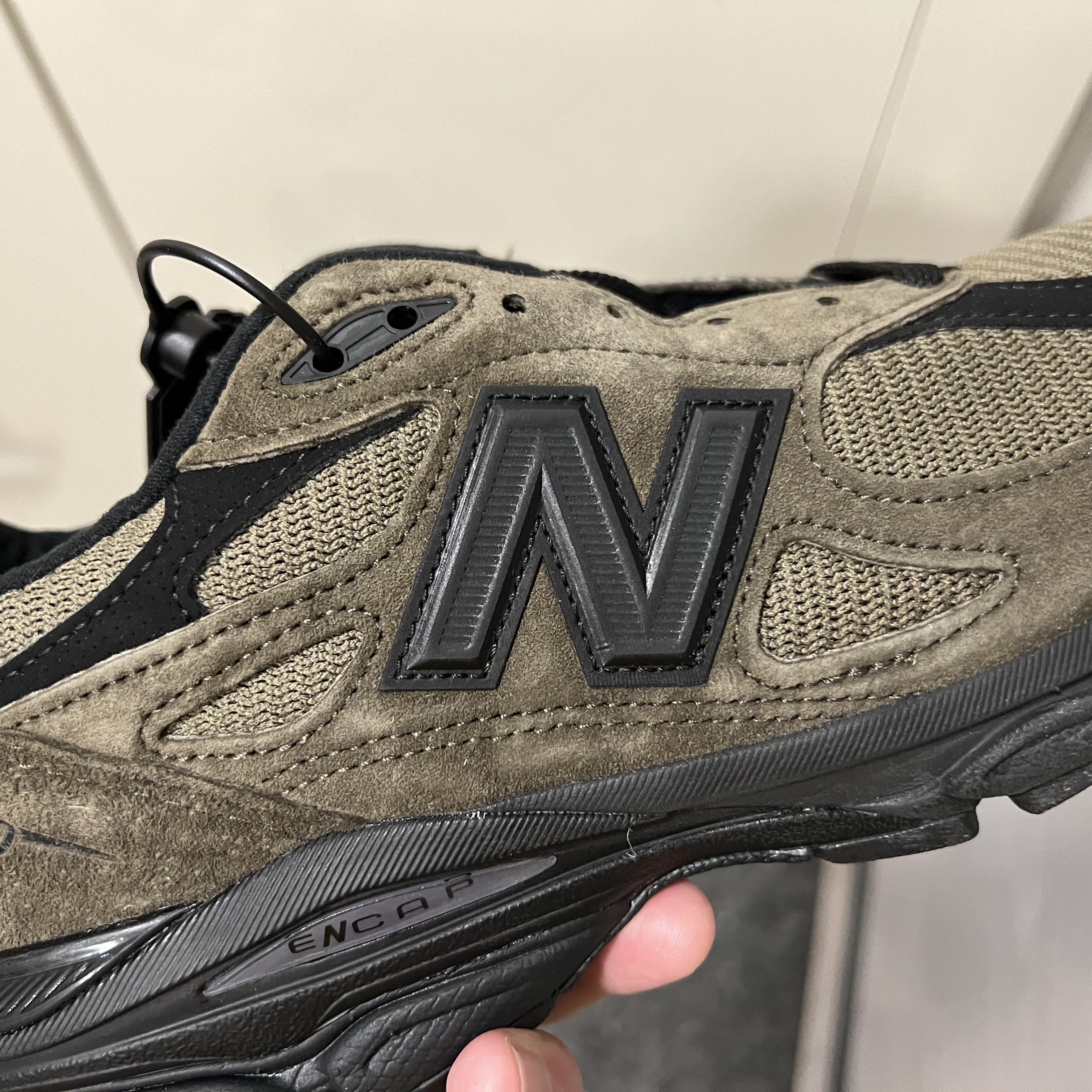 New Balance x JJJJound 990v3 Brown Black 착용 스타일