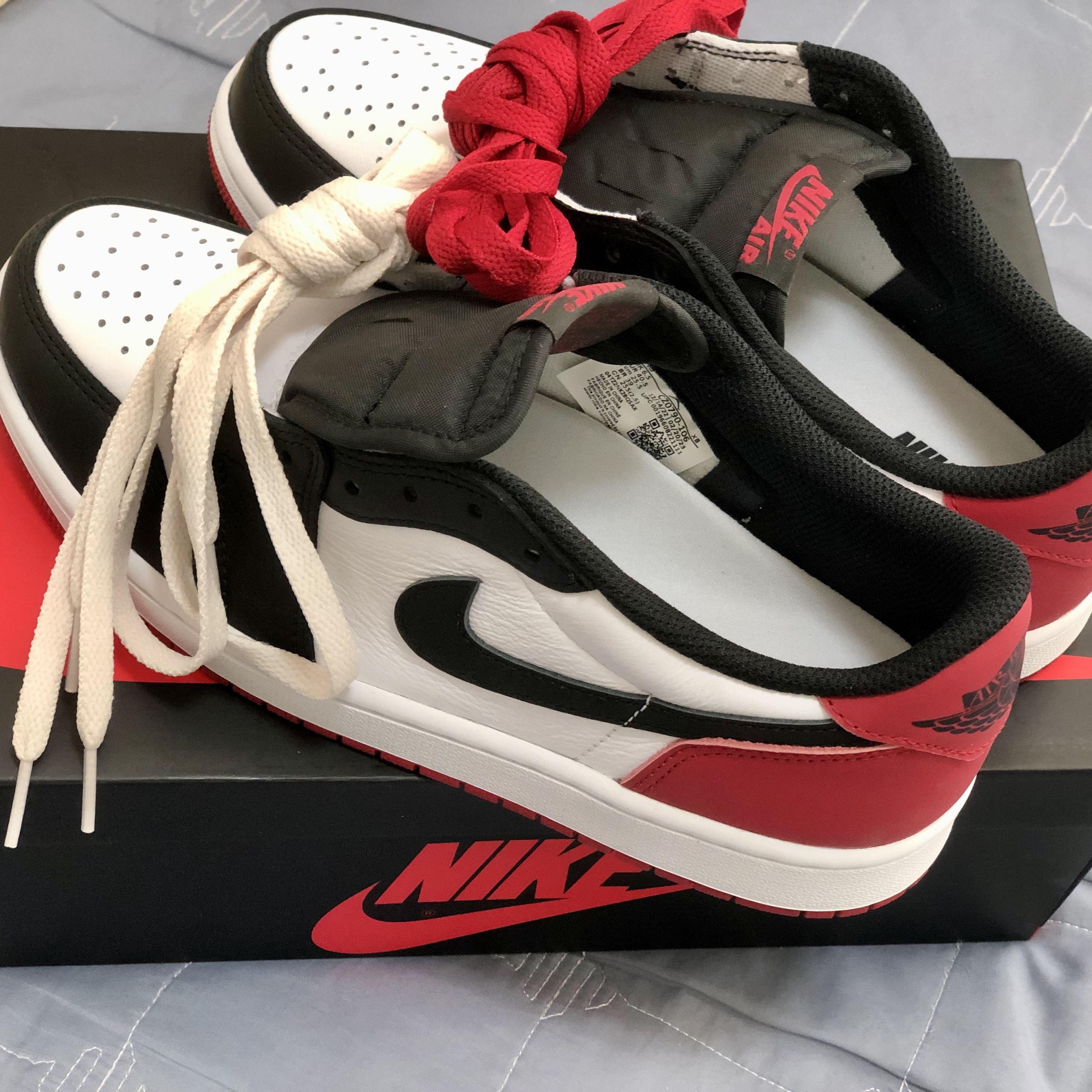 Jordan 1 Retro Low OG Black Toe 착용 스타일 - 4
