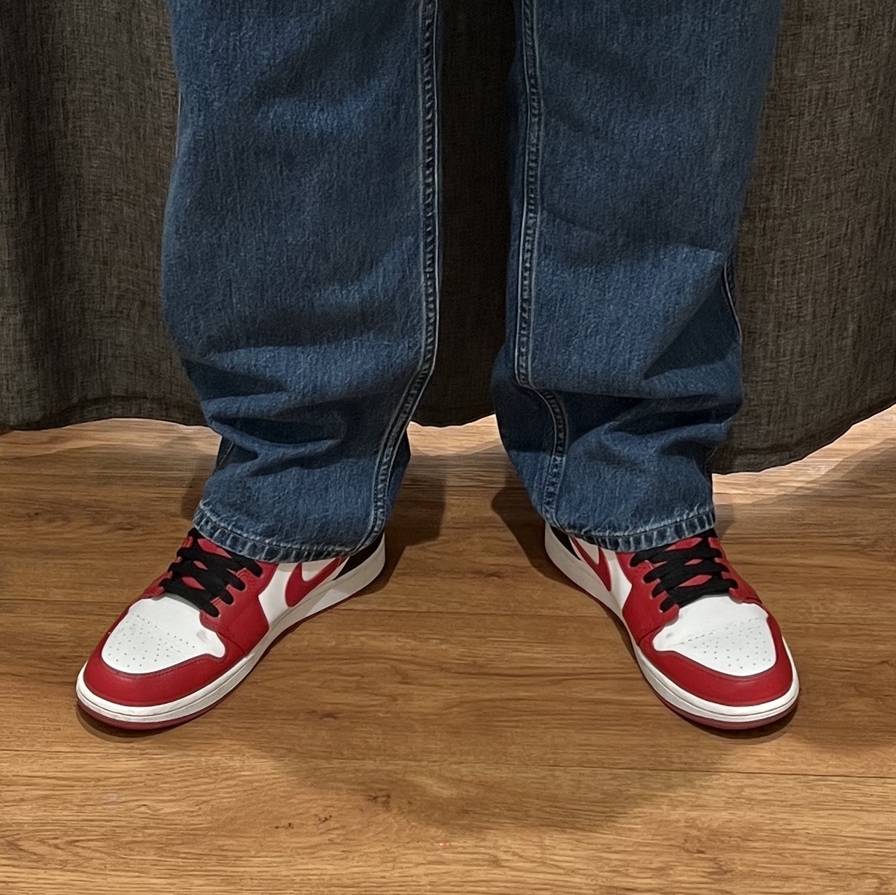 Jordan 1 Low White Gym Red Black 착용 스타일