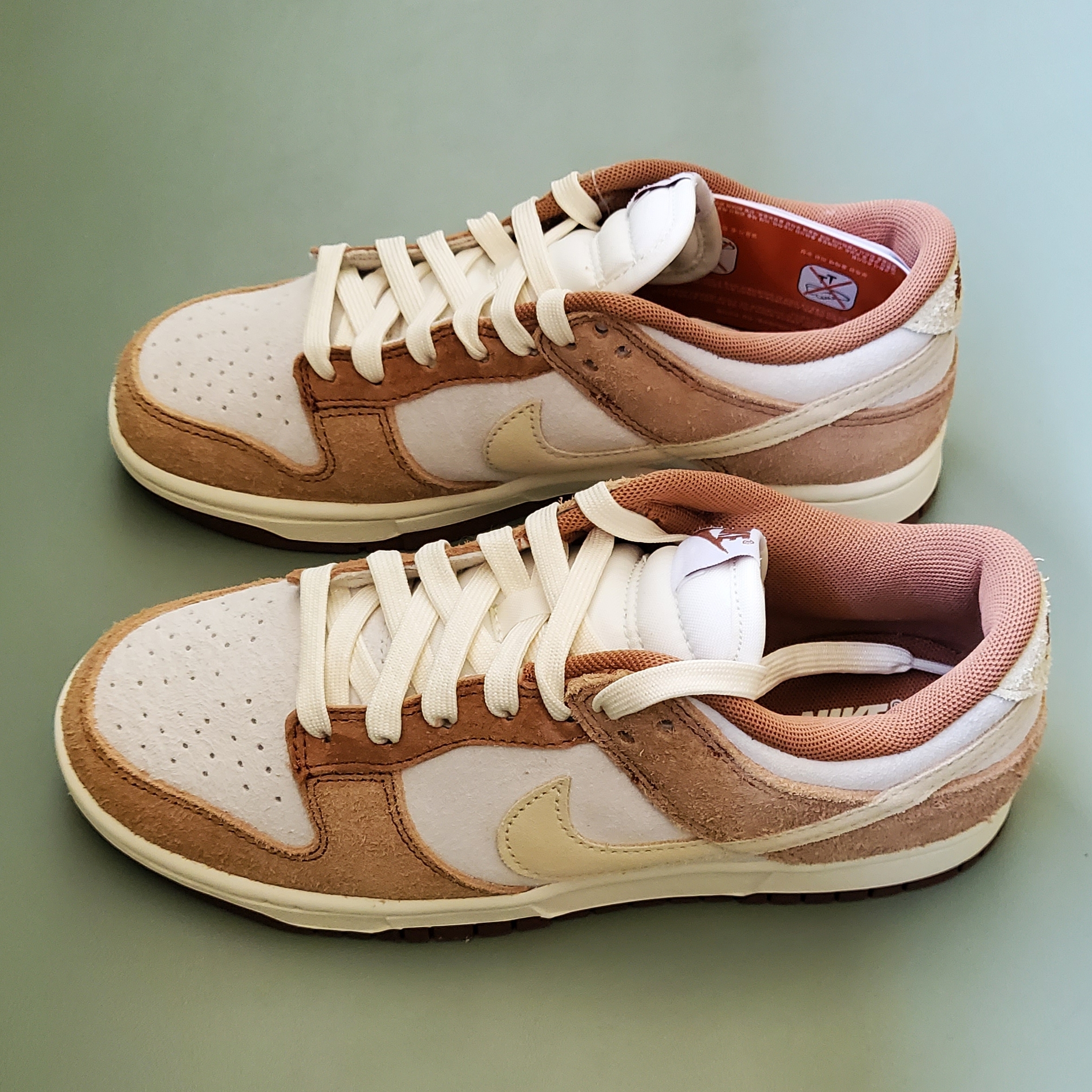 Nike Dunk Low Pro Premium Medium Curry 착용 스타일