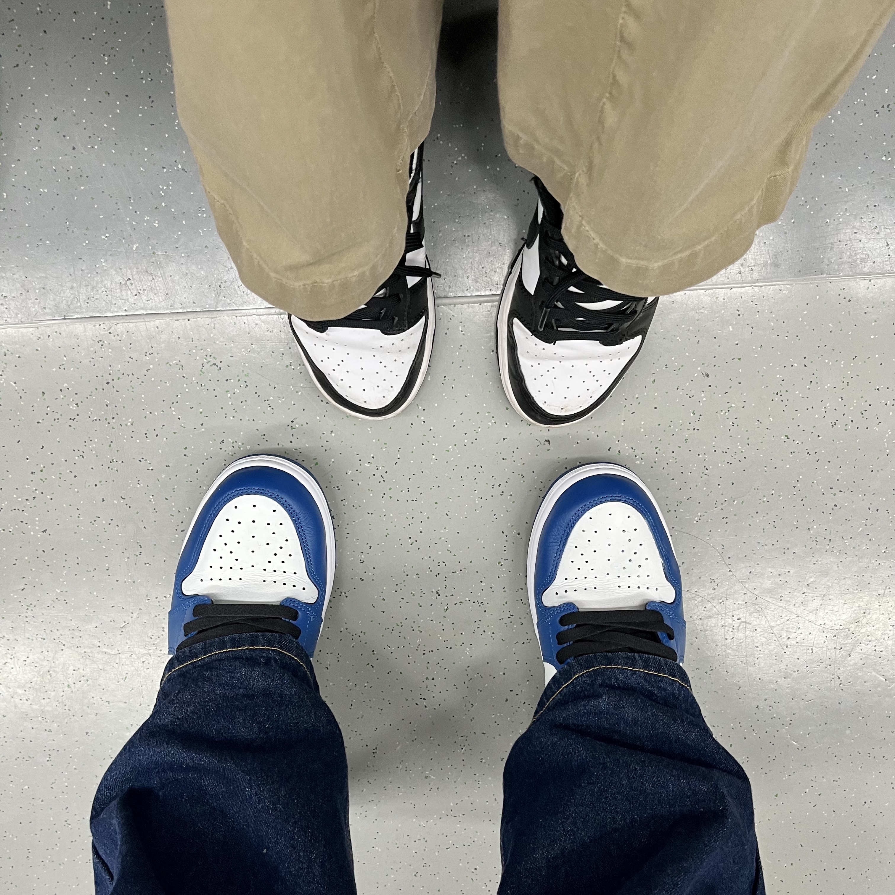 Jordan 1 Retro High OG Dark Marina Blue, Nike Dunk Low Retro Black 착용 스타일
