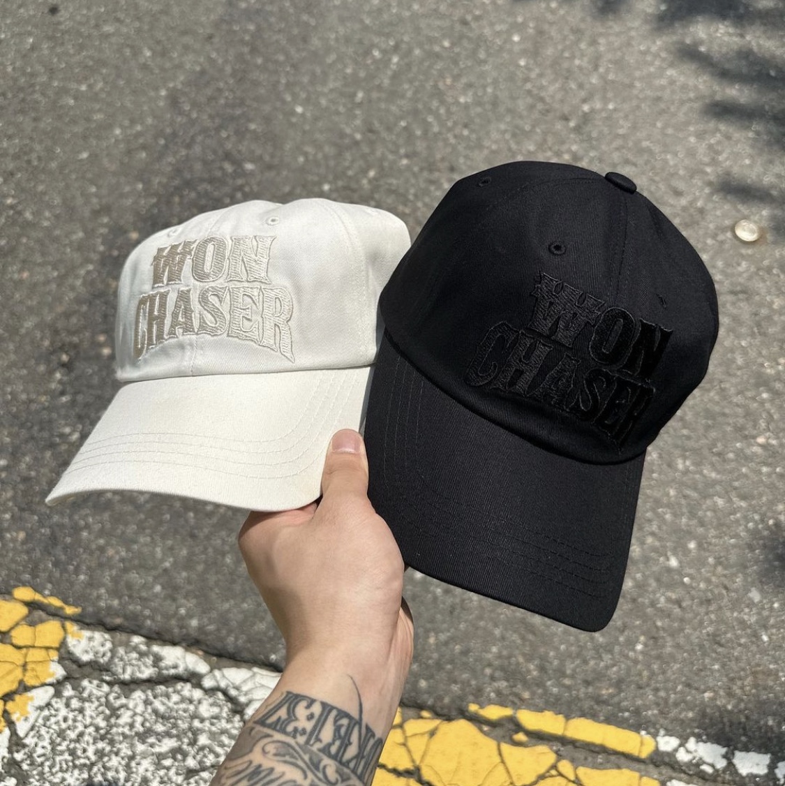 [KREAM 단독] Won Chaser New Money Ball Cap Cream, [KREAM 단독] Won Chaser New Money Ball Cap Black 착용 스타일 - 1