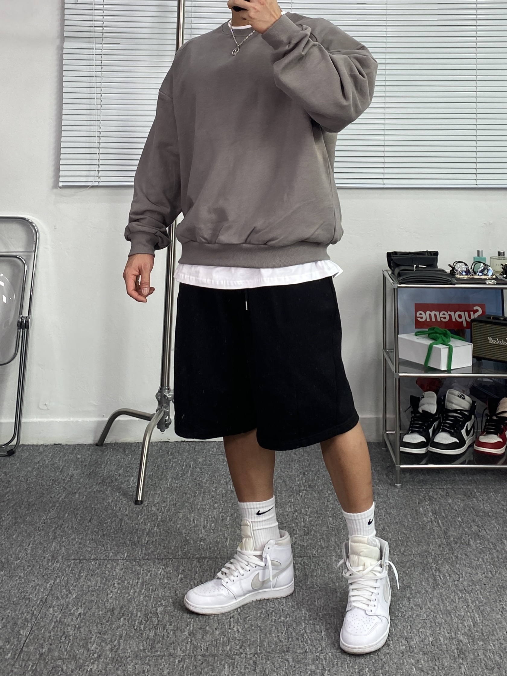 Jordan 1 High 85 Neutral Grey 착용 스타일 - 4