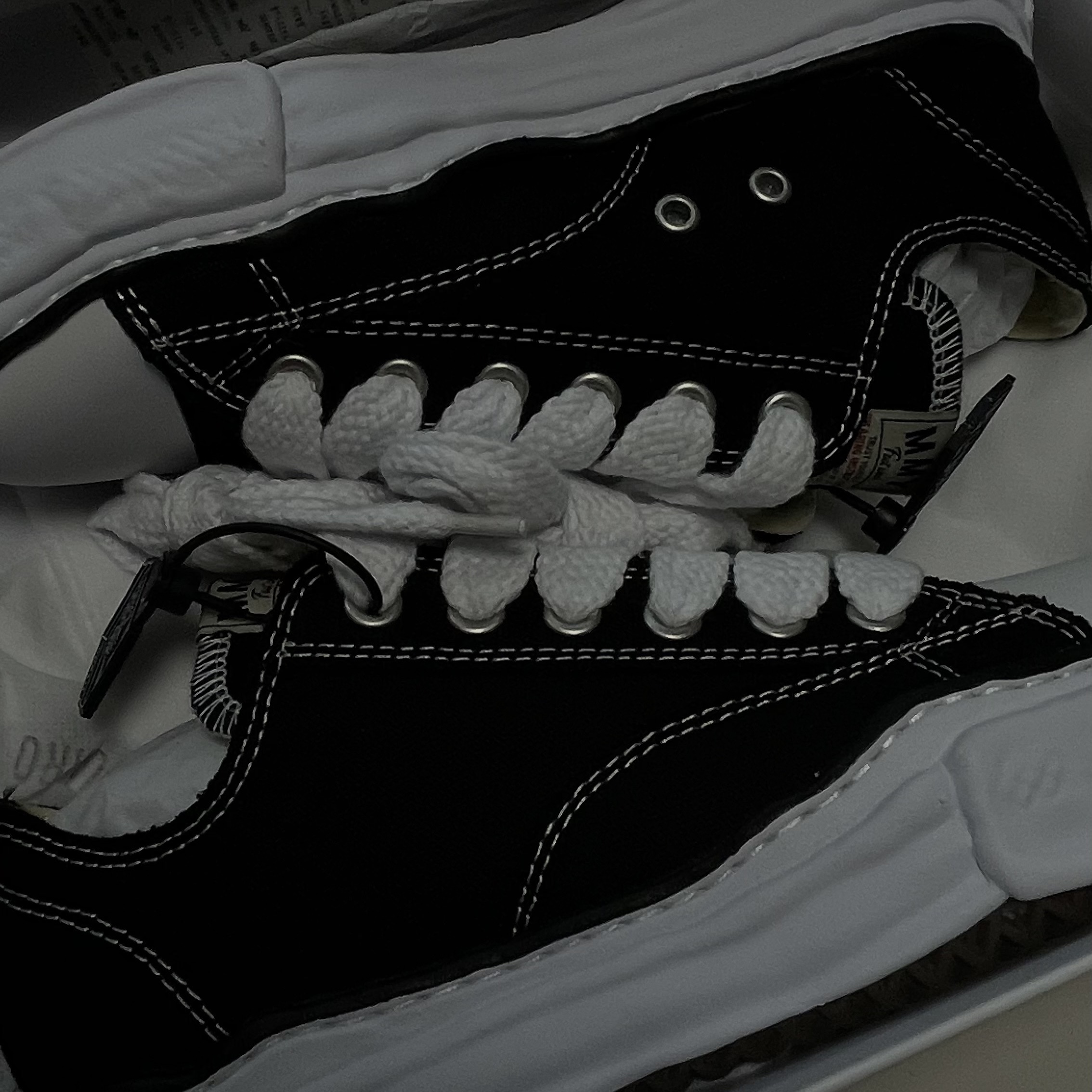 Maison Mihara Yasuhiro Peterson OG Sole Canvas Low Sneakers Black 착용 스타일