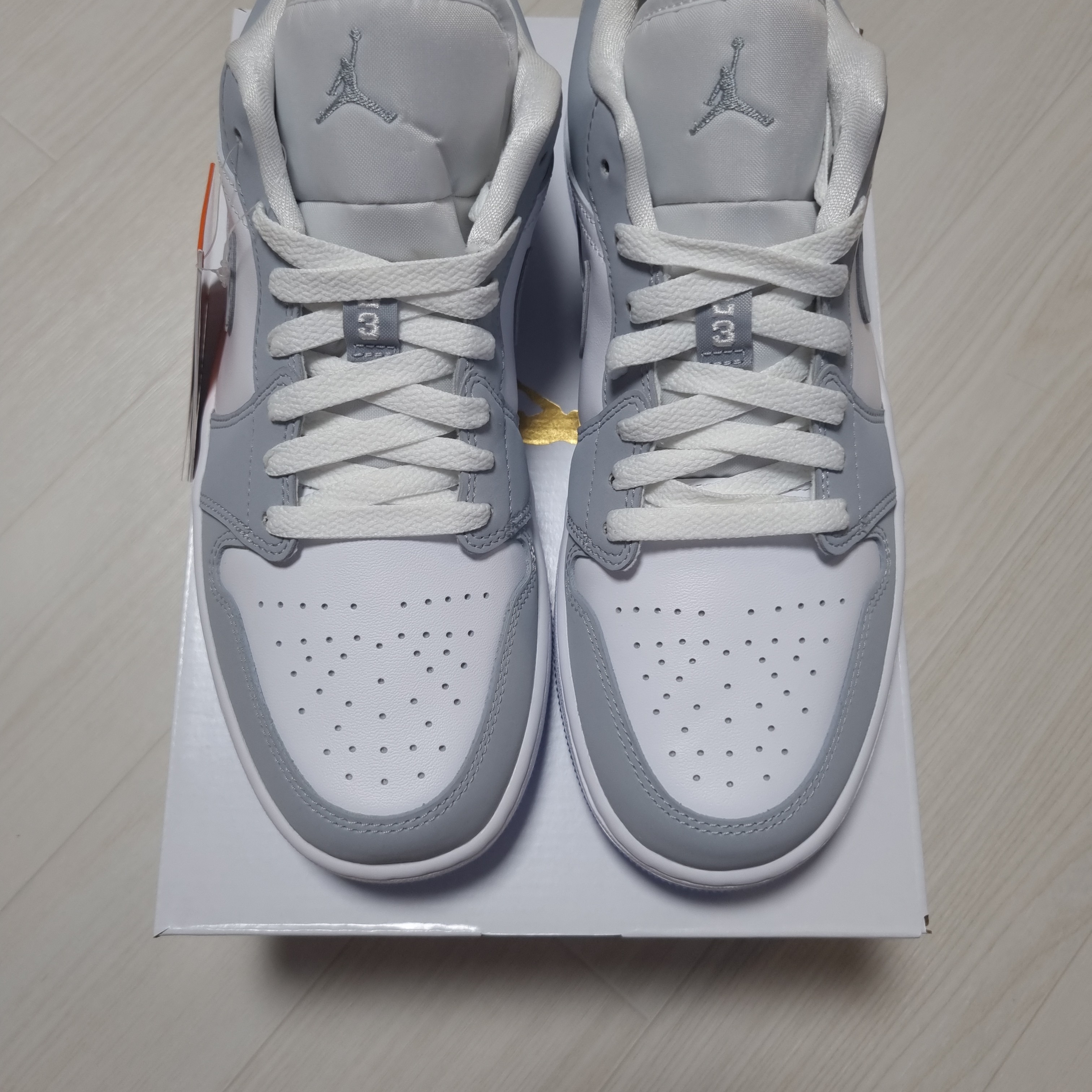 (W) Jordan 1 Low White Wolf Grey 착용 스타일 - 2