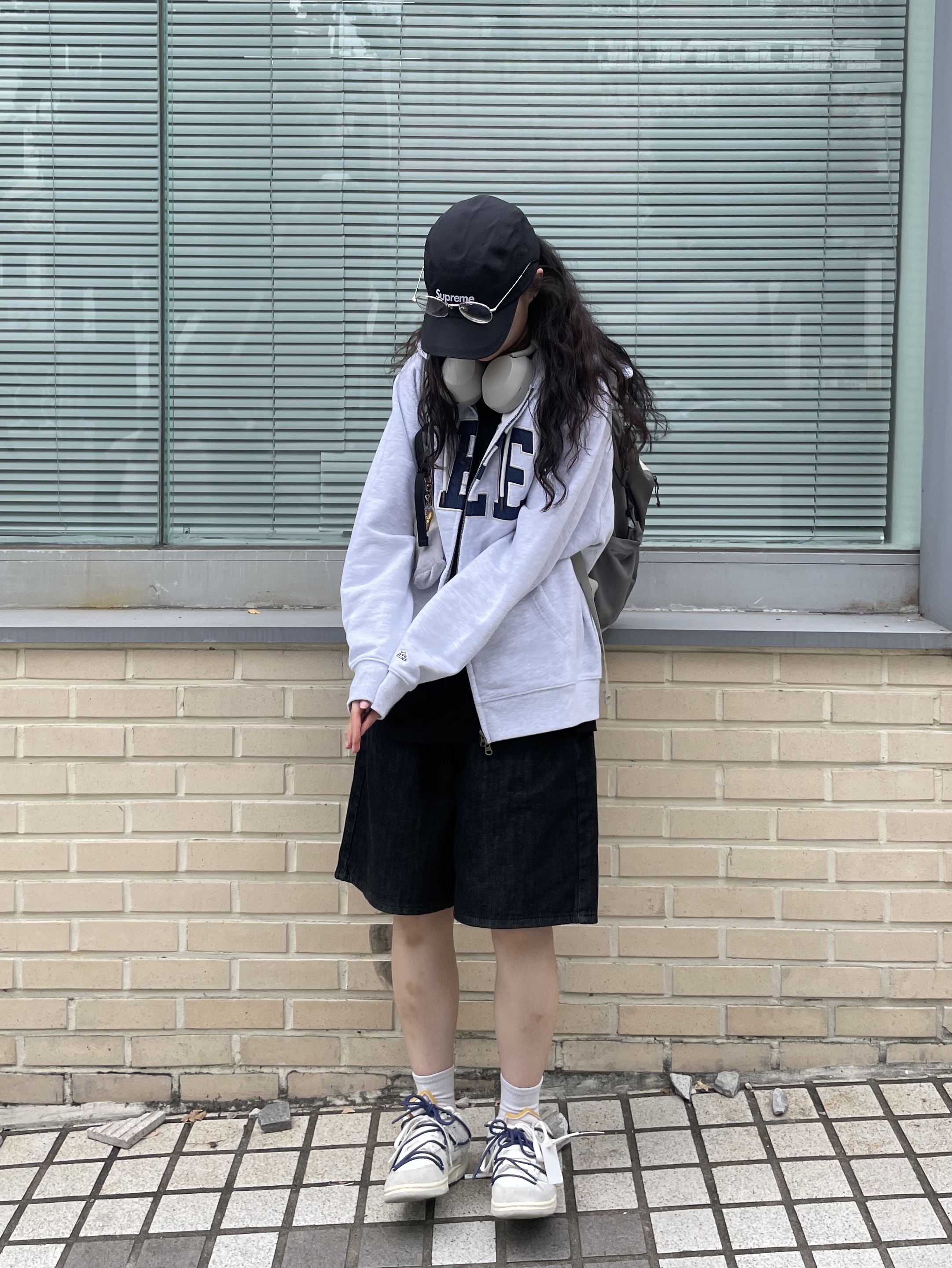 Sony WH-1000XM5 Silver (Korean Ver.), Supreme Gore-Tex Camp Cap Black - 22FW 착용 스타일